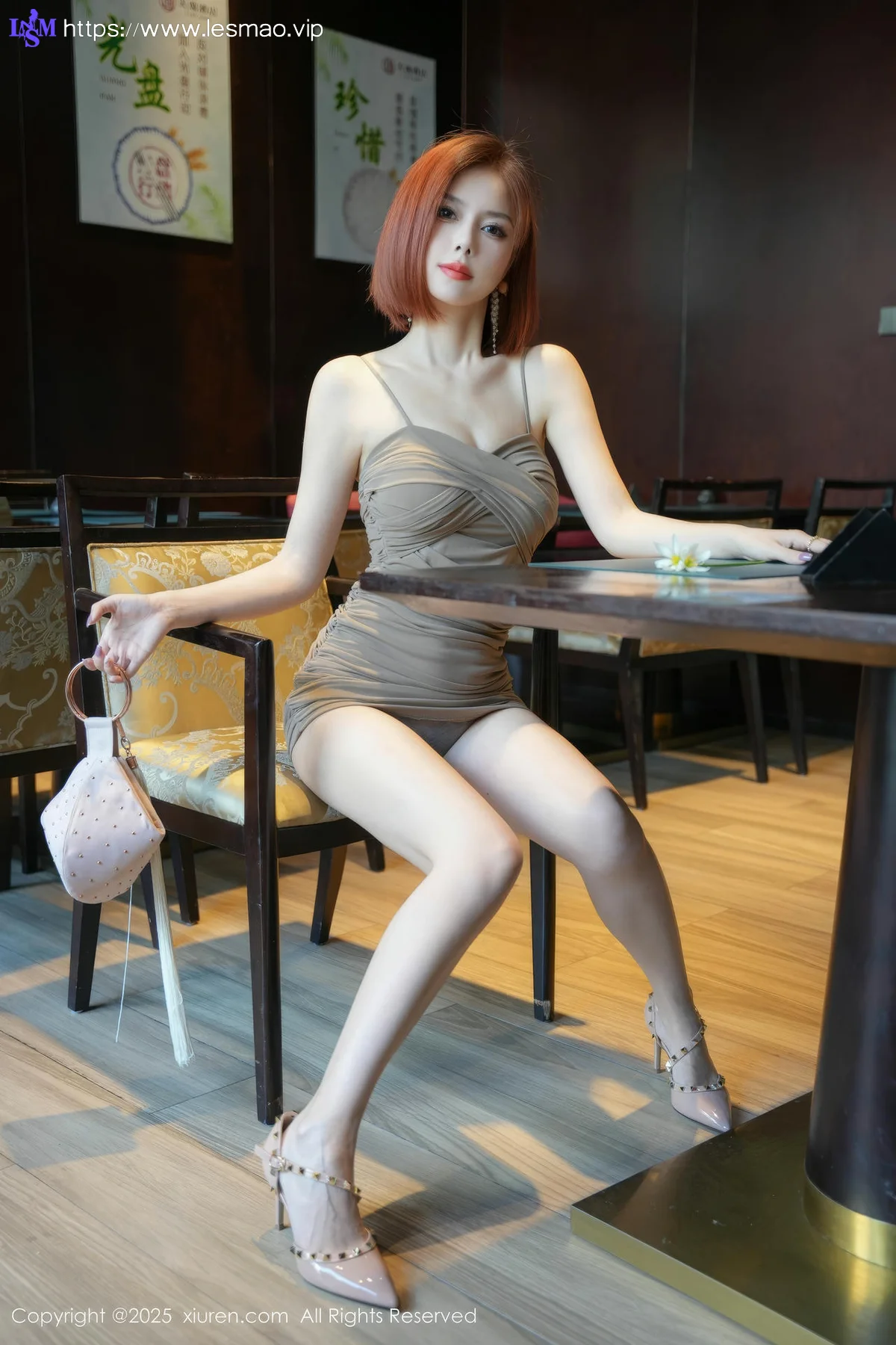 XiuRen 秀人 No.10312 白芷yy 灰色包臀裙短发美女 - 41