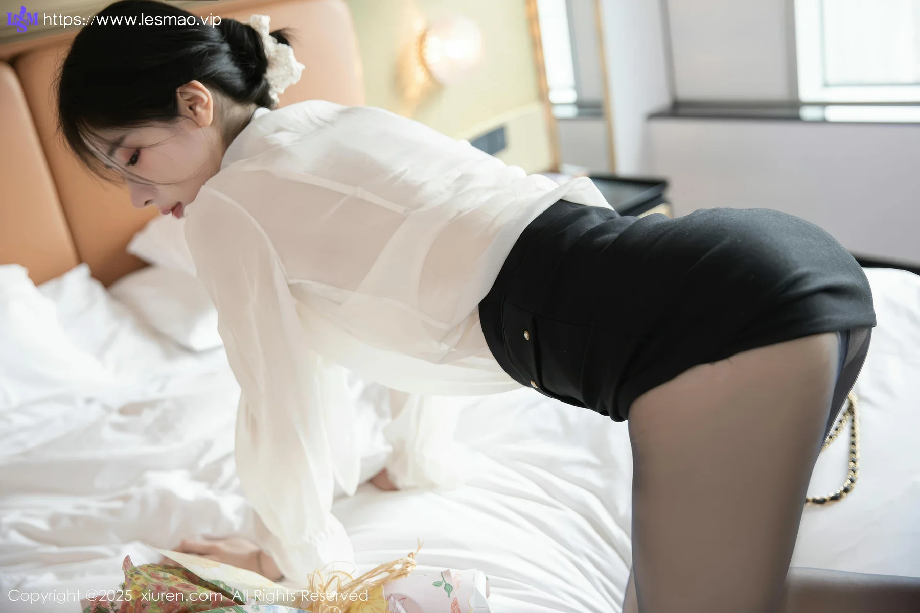 XiuRen 秀人 No.10319 布丁wow 白色上衣黑色短裙 - 17