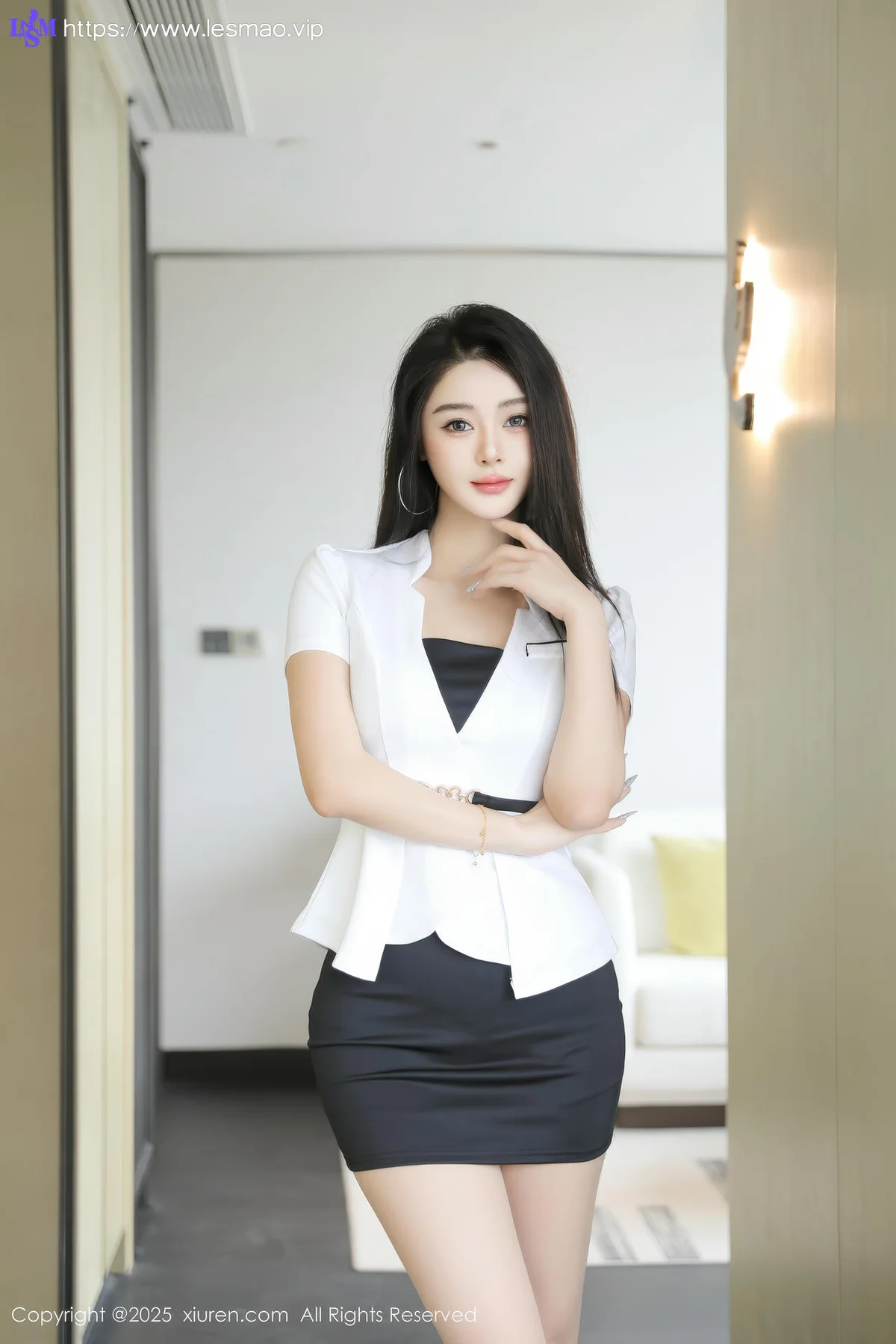 XiuRen 秀人 No.10321 Candy糖糖 白色OL服饰 - 2