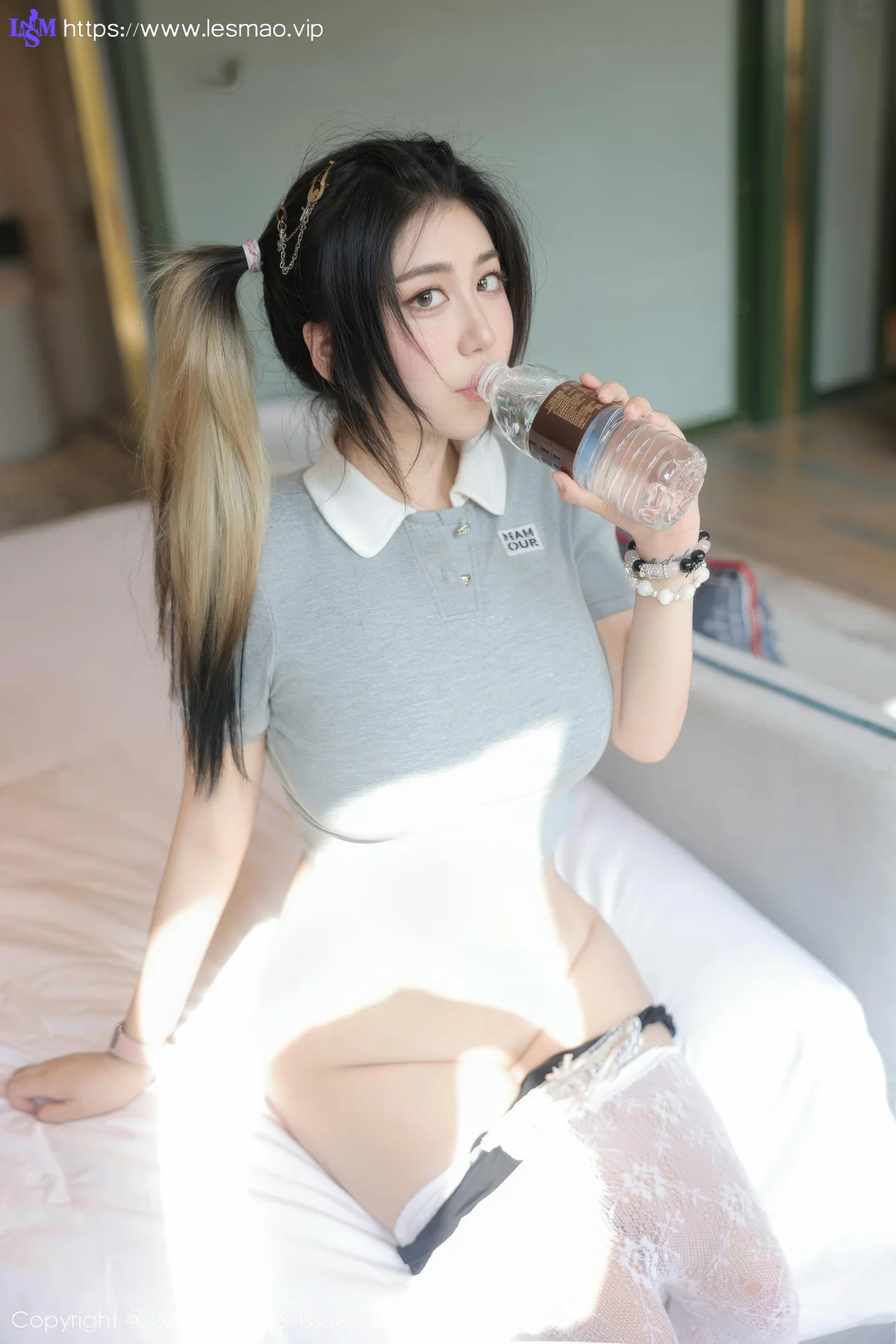 XiuRen 秀人 No.10330 诺诺Hsu 诱人白色蕾丝袜 - 56