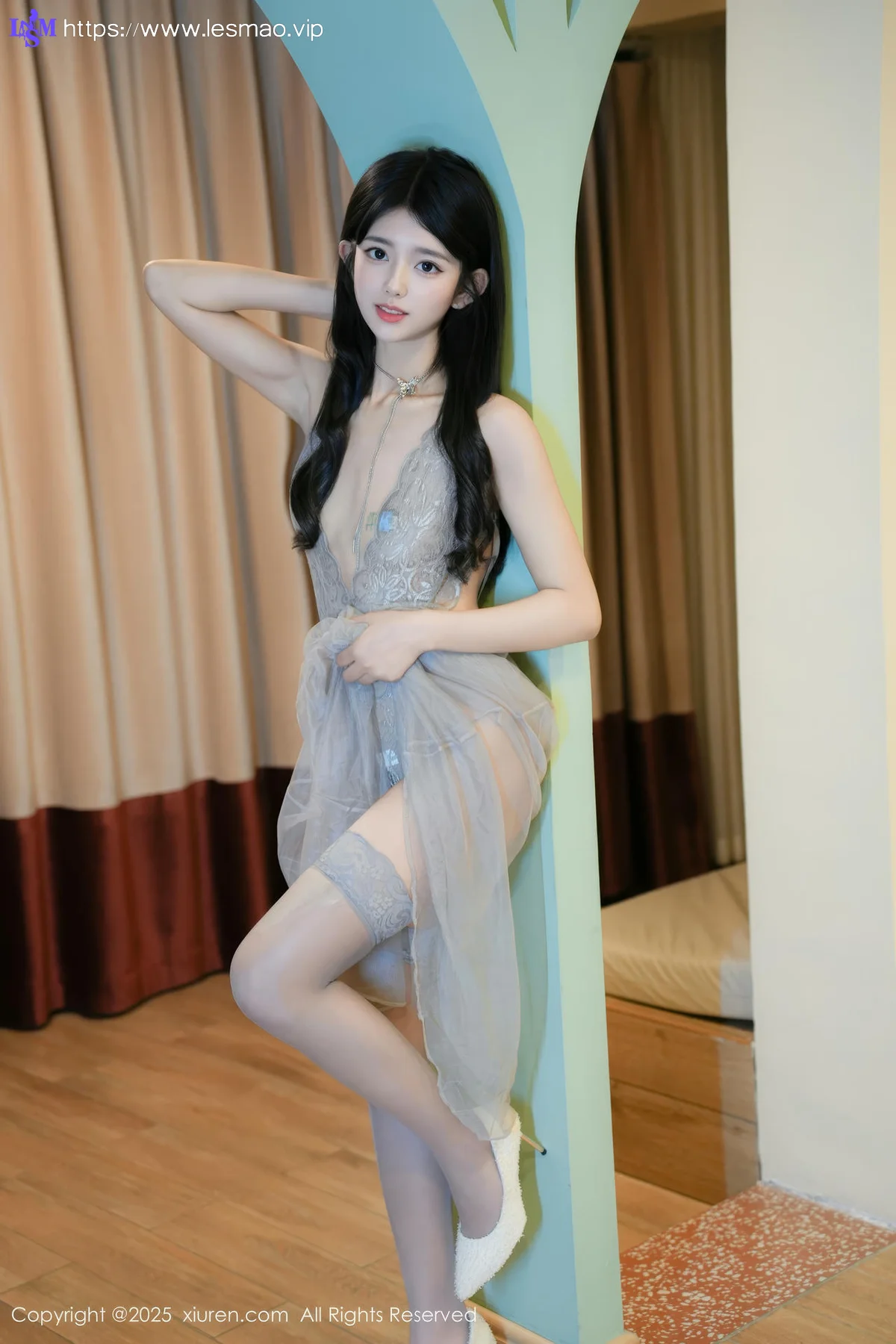 XiuRen 秀人 No.10334 美少女 灰色长腿丝袜 - 14