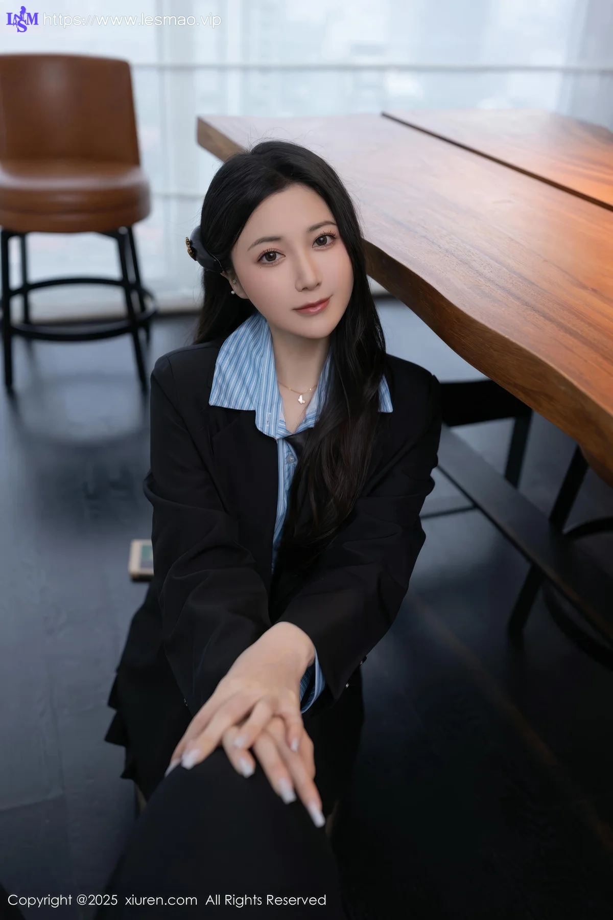XiuRen 秀人 No.10412 鱼子酱Fish 黑色短裙婀娜动人身段 - 14