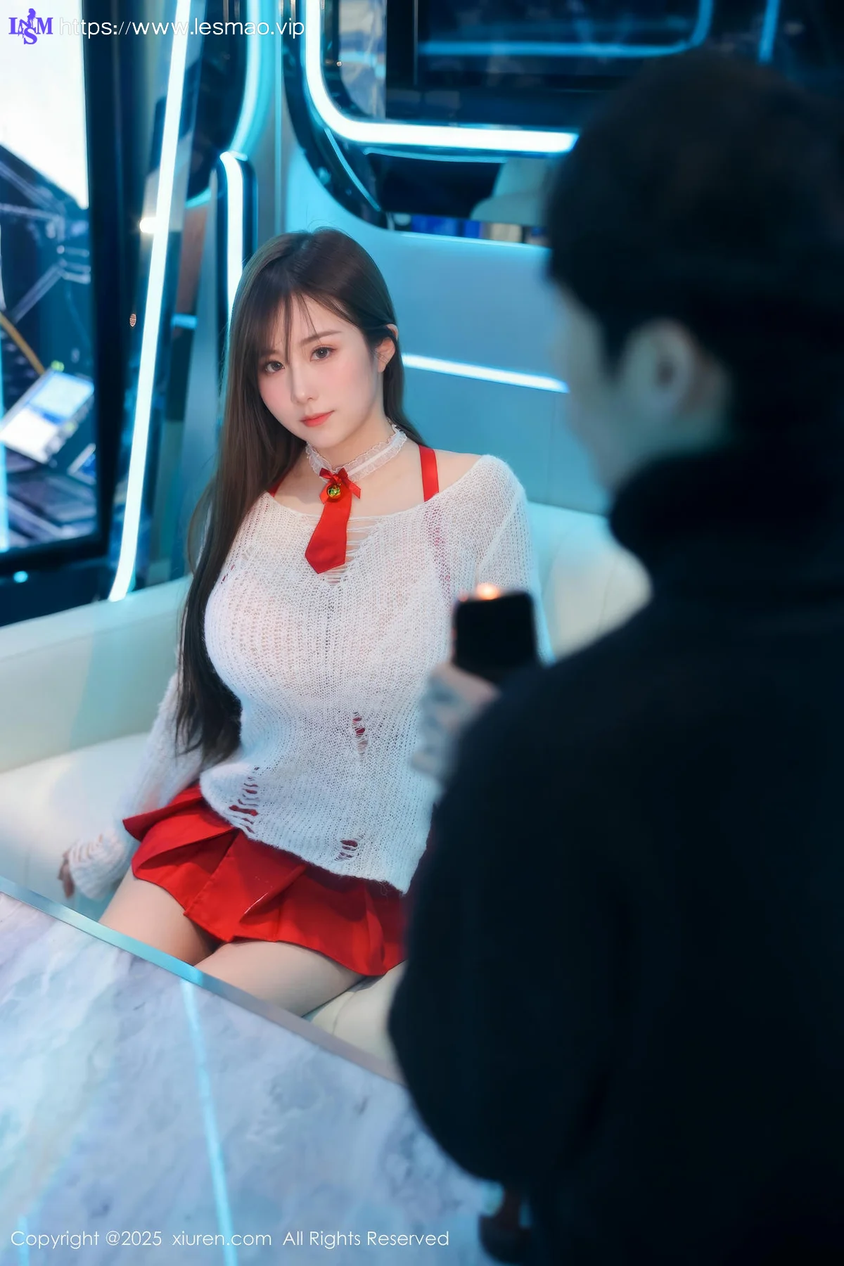 XiuRen 秀人 No.10470 小肉肉咪 童颜巨乳红色短裙白色丝袜 - 11