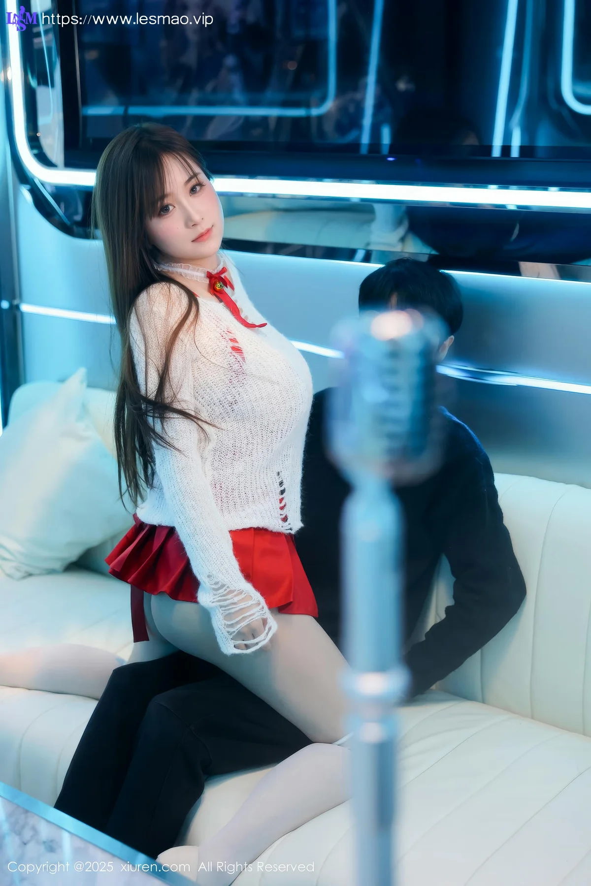 XiuRen 秀人 No.10470 小肉肉咪 童颜巨乳红色短裙白色丝袜 - 21