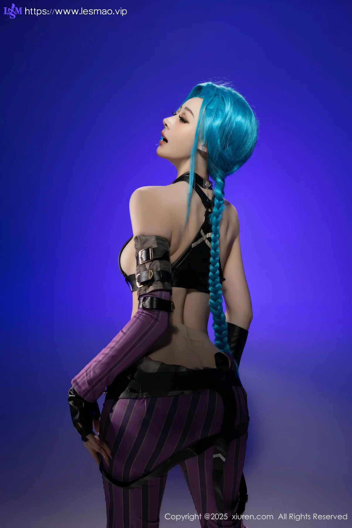 XiuRen 秀人 No.10479 小逗逗 性感Cosplay装扮肉色丝袜 - 2