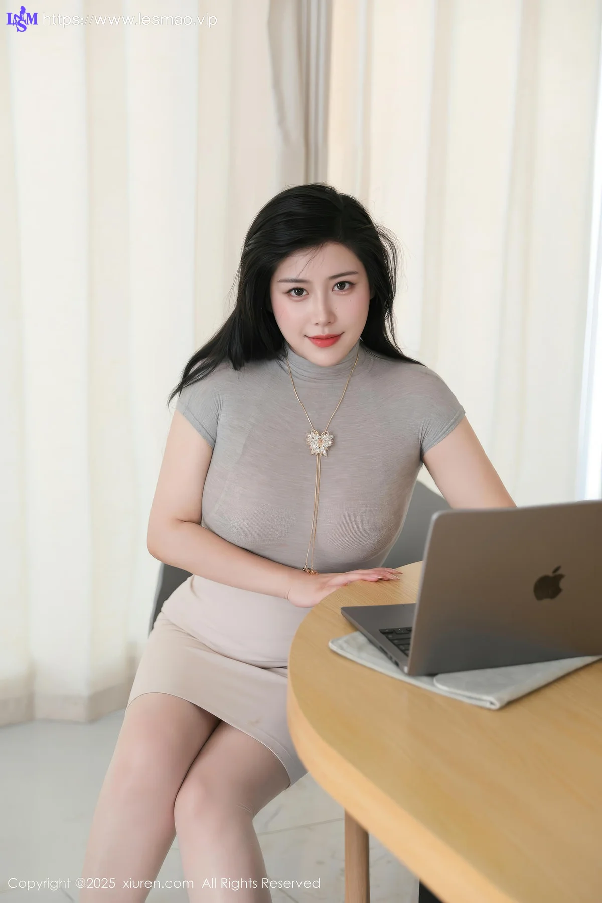 XiuRen 秀人 No.10488 王婉悠Queen 灰色OL服饰原色丝袜 - 21
