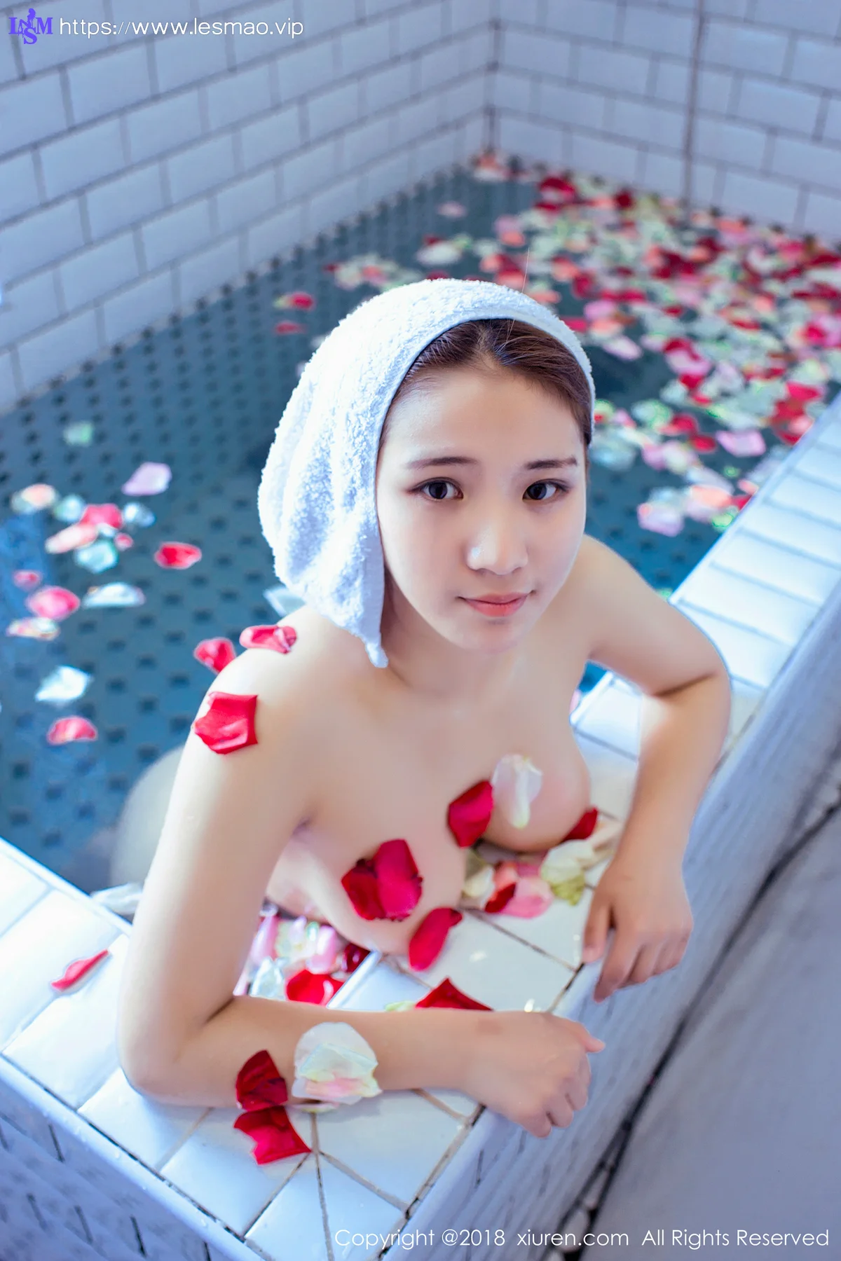 XiuRen 秀人 No.1050 湿身花瓣浴久久Aimee - 11