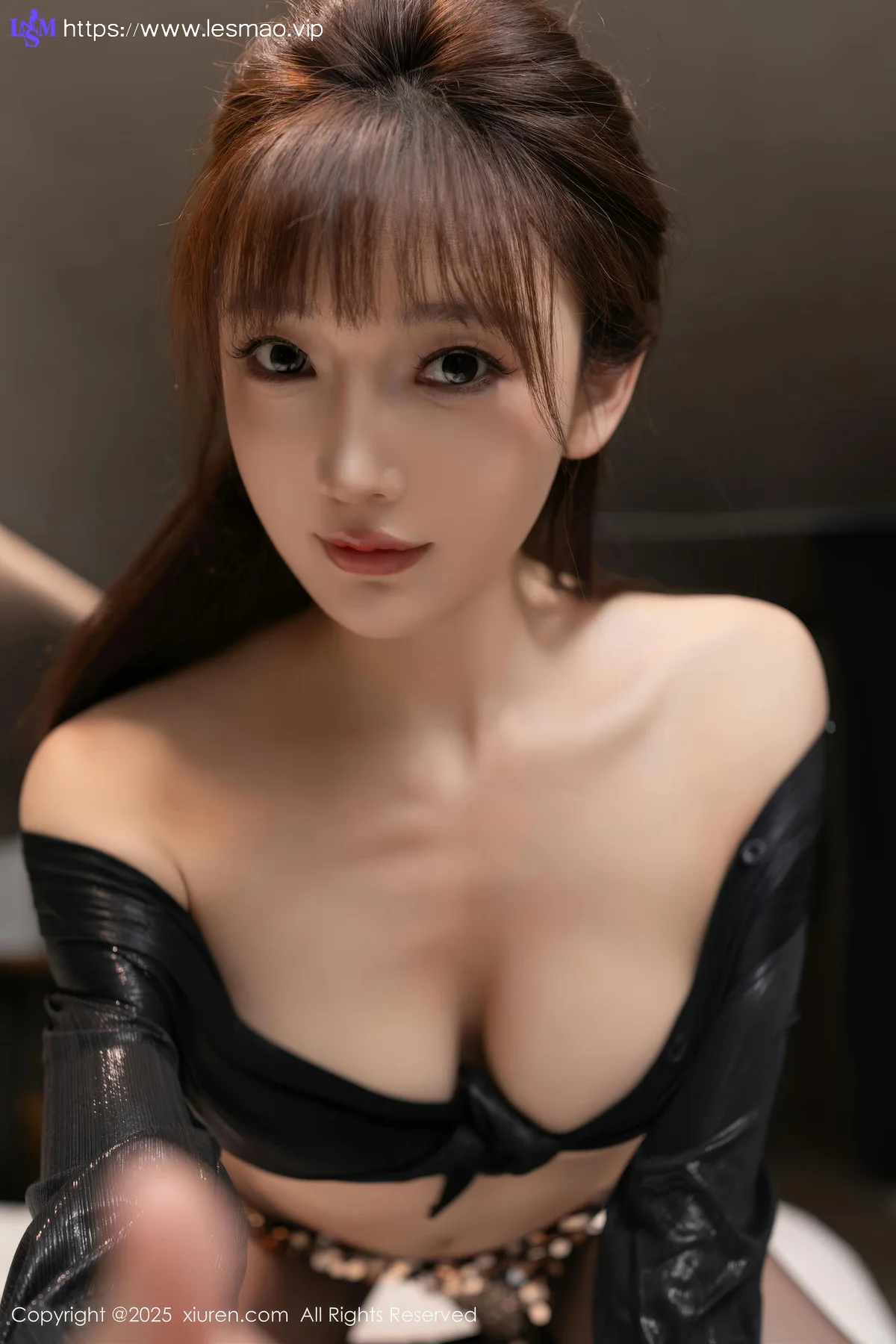 XiuRen 秀人 No.10505 陆萱萱  黑色衬衫魅惑黑丝 - 65