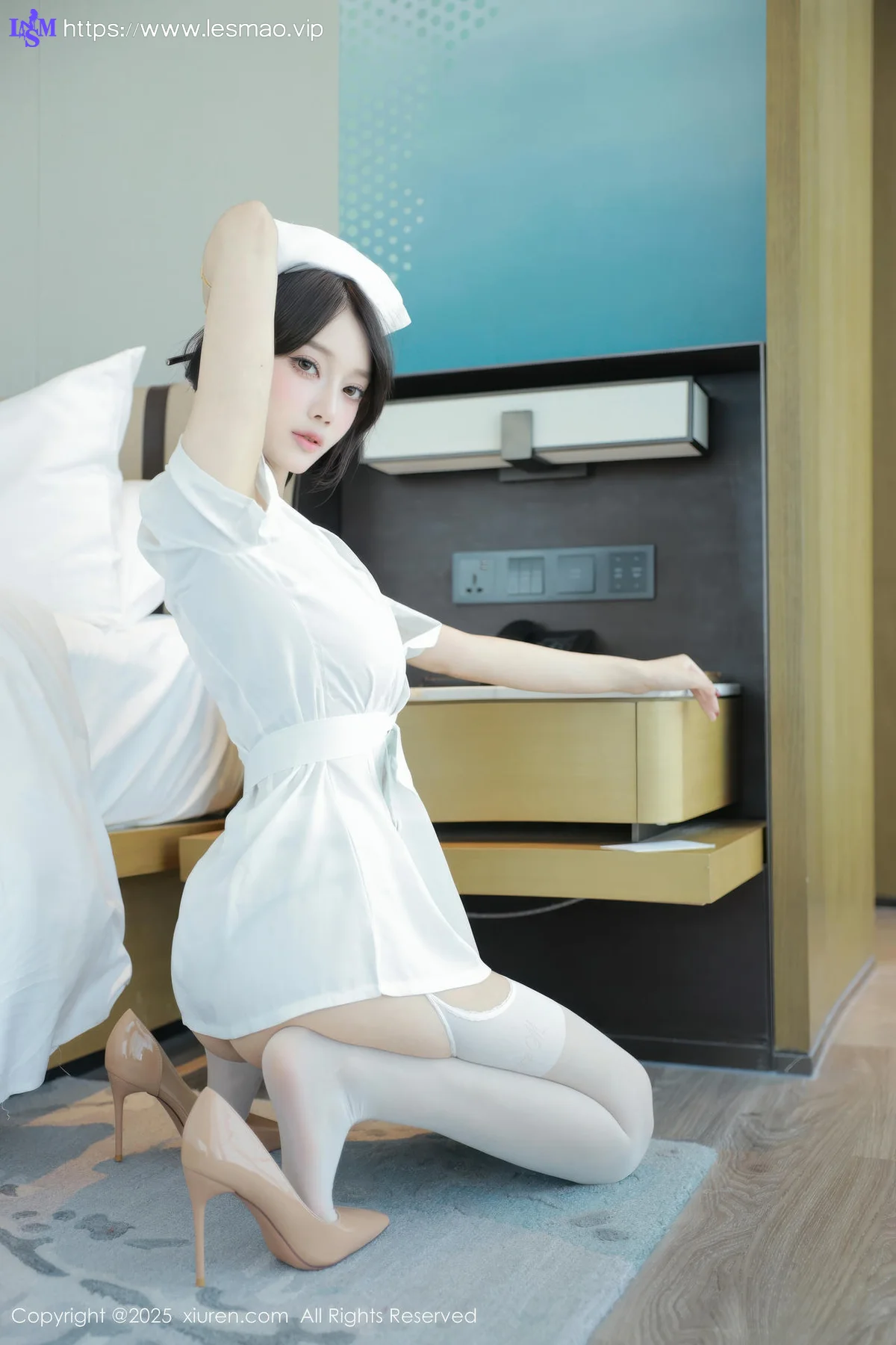 XiuRen 秀人 No.10507 玥儿玥er 白色护士制服 - 1