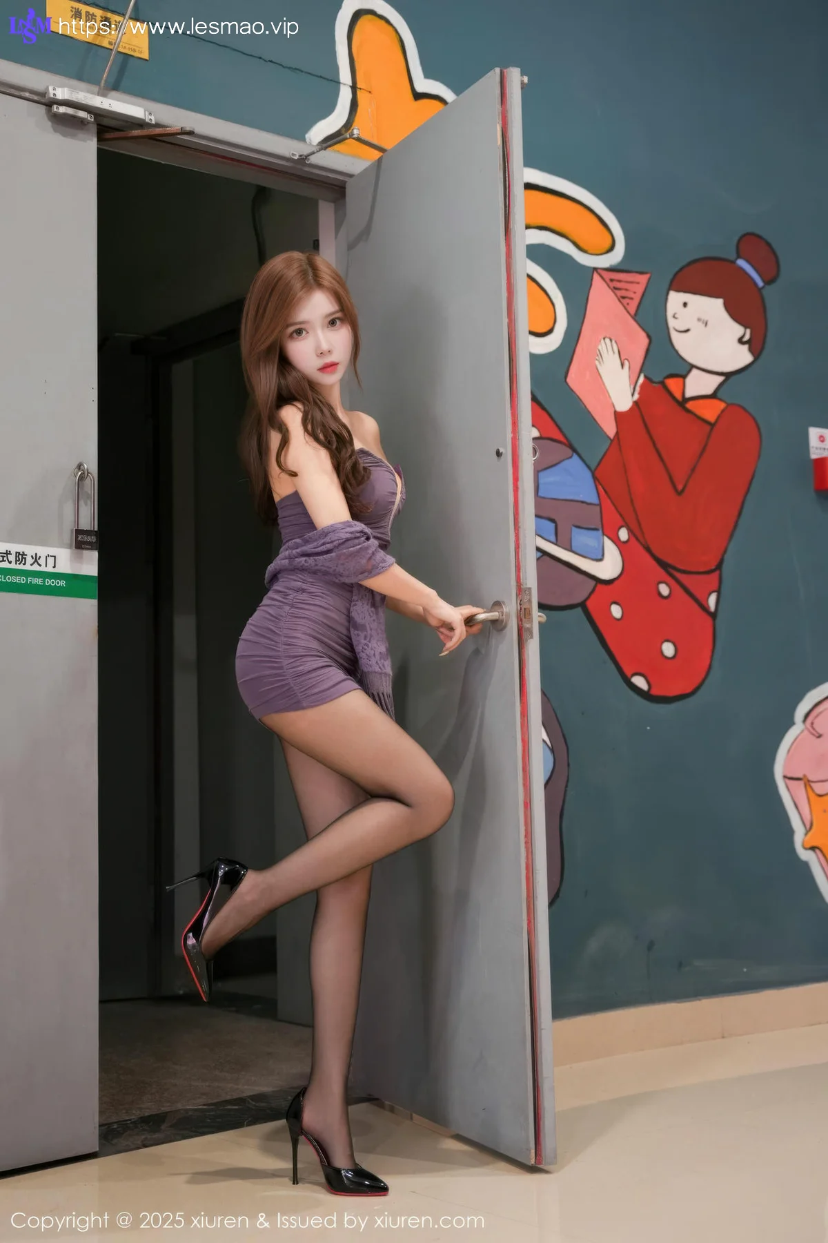 XiuRen 秀人 No.10522 拍黄瓜girl 紫色服饰街拍制服 - 32