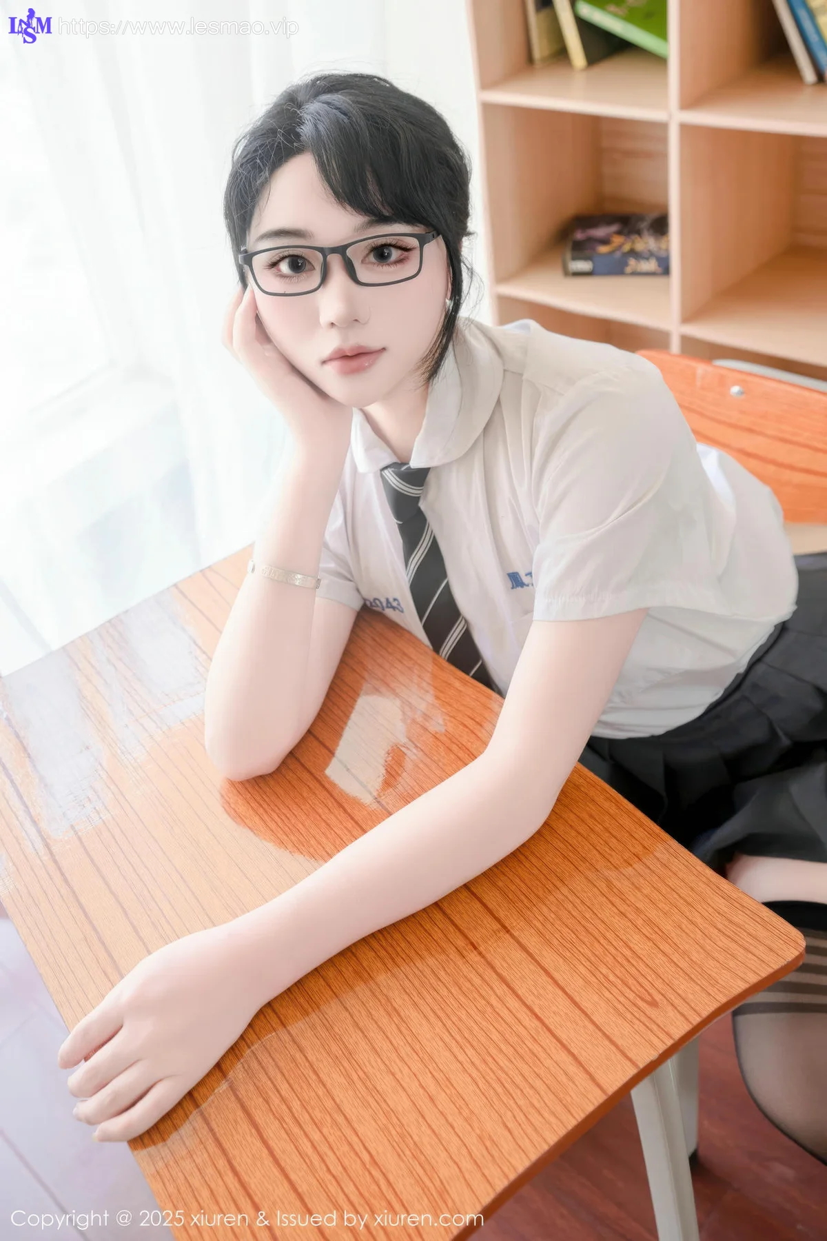 XiuRen 秀人 No.10530 汐汐爱吃草莓 新学校新生活 - 14