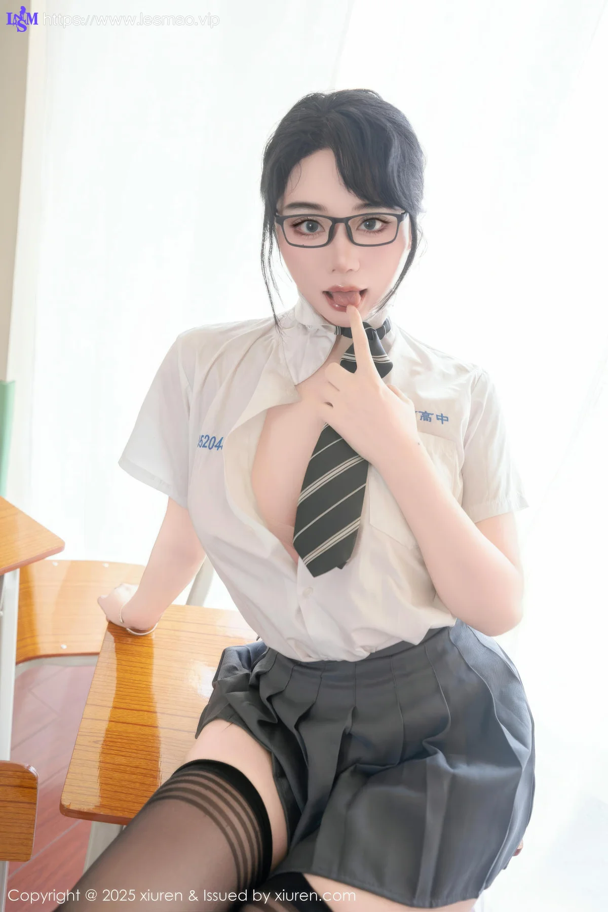XiuRen 秀人 No.10530 汐汐爱吃草莓 新学校新生活 - 22