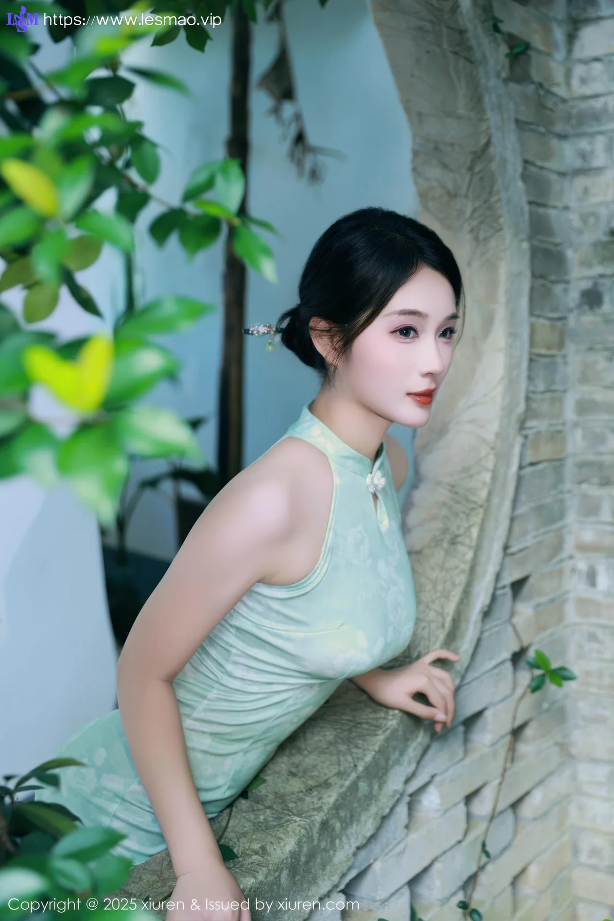 XiuRen 秀人 No.10538 南乔 浅绿色旗袍户外写真 - 20