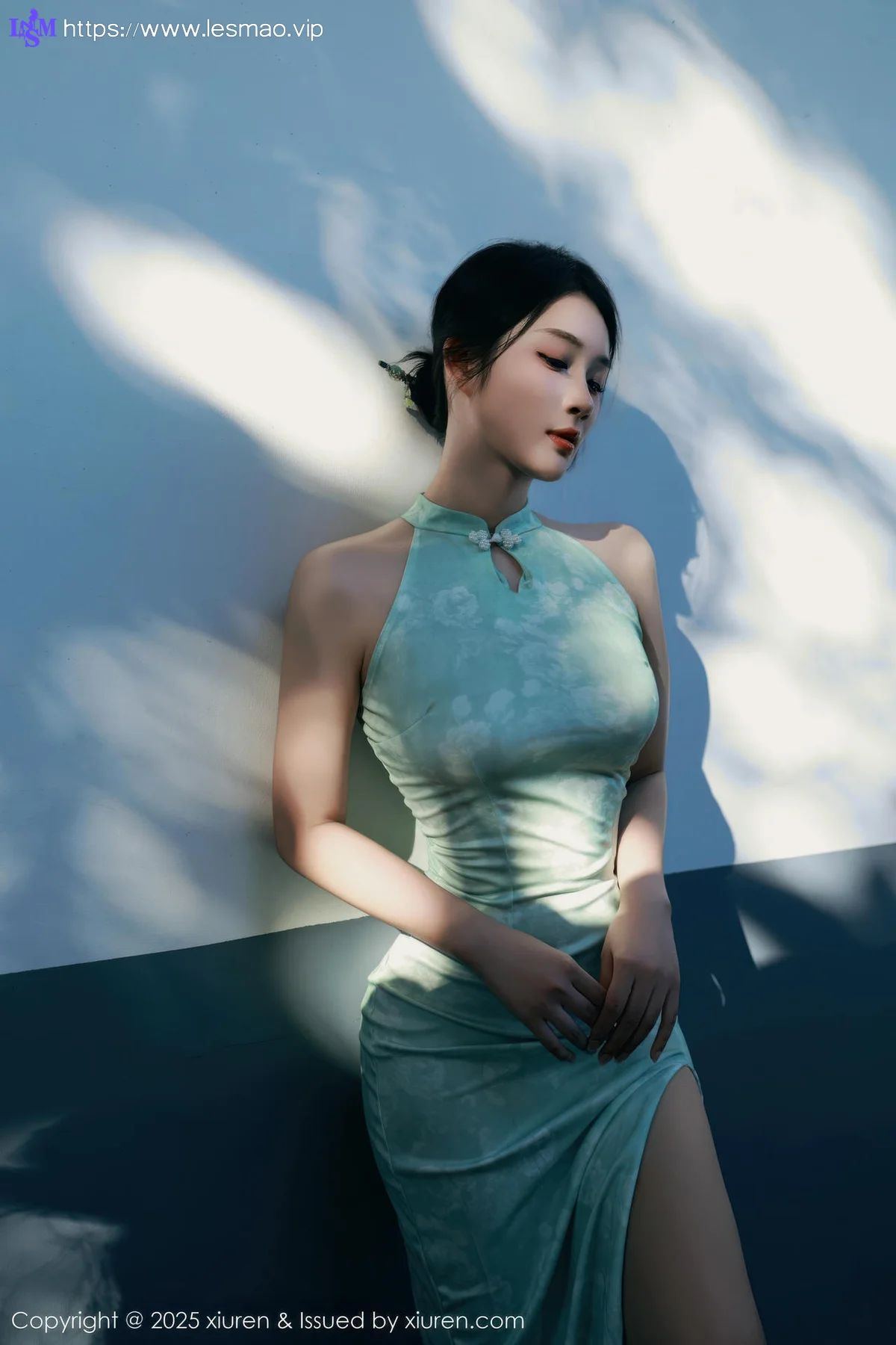 XiuRen 秀人 No.10538 南乔 浅绿色旗袍户外写真 - 29