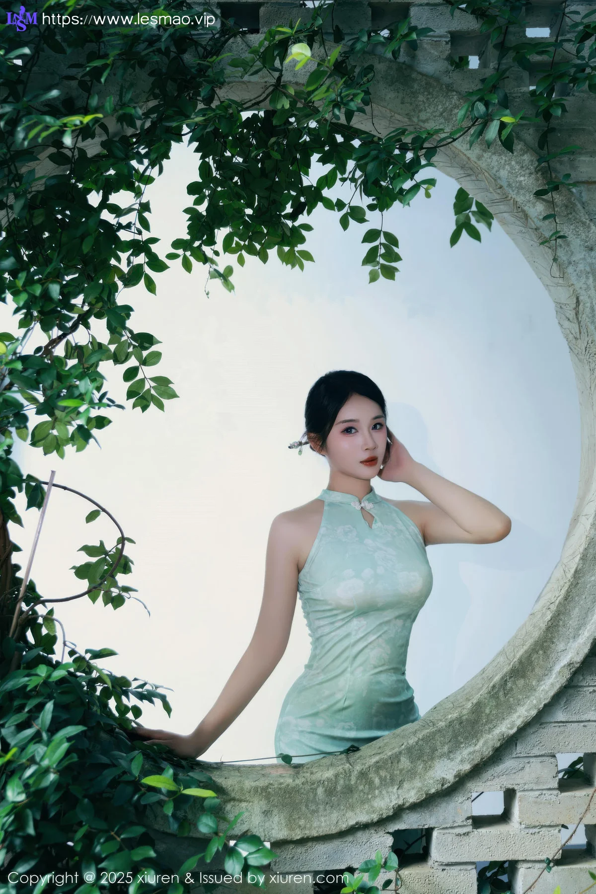 XiuRen 秀人 No.10538 南乔 浅绿色旗袍户外写真 - 80