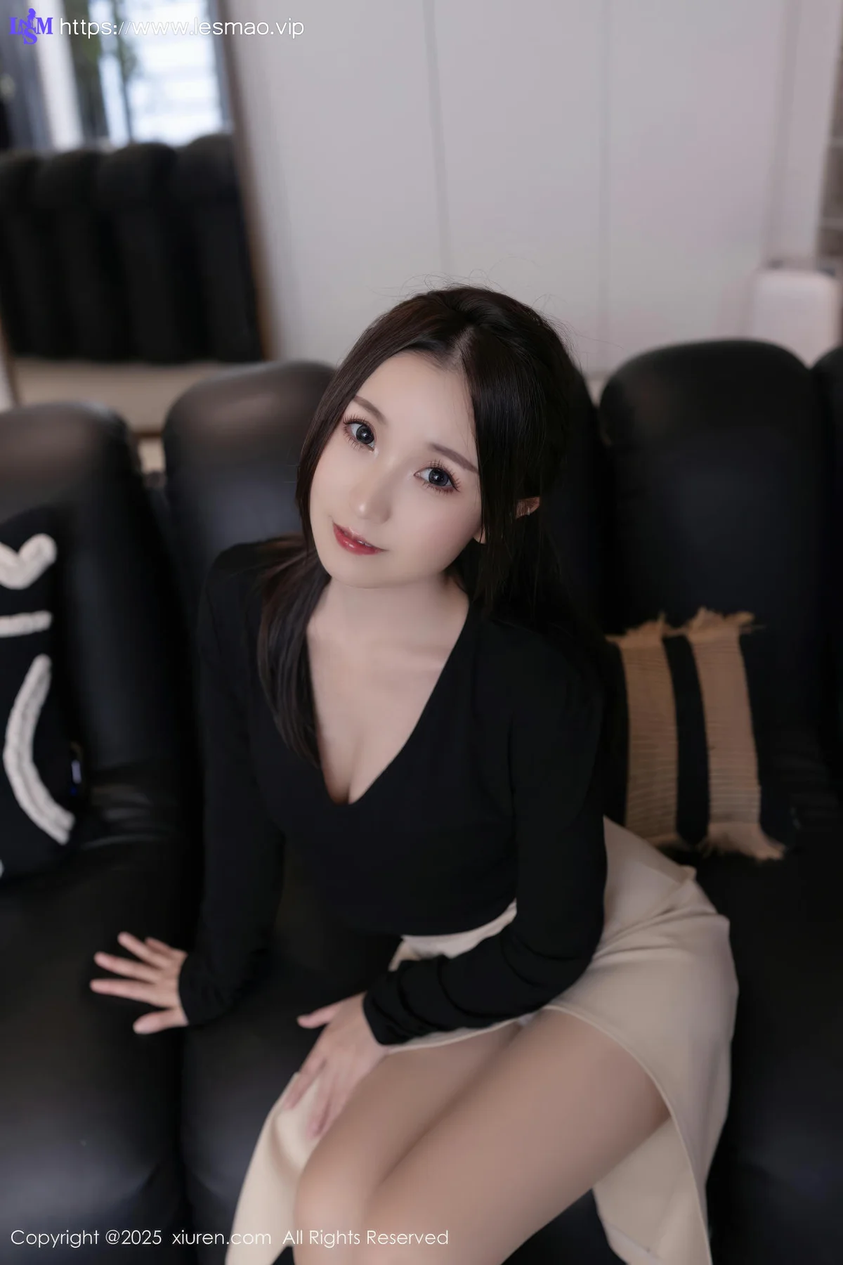 XiuRen 秀人 No.10576 杏子Yada 黑色OL服饰肉色丝袜 - 15