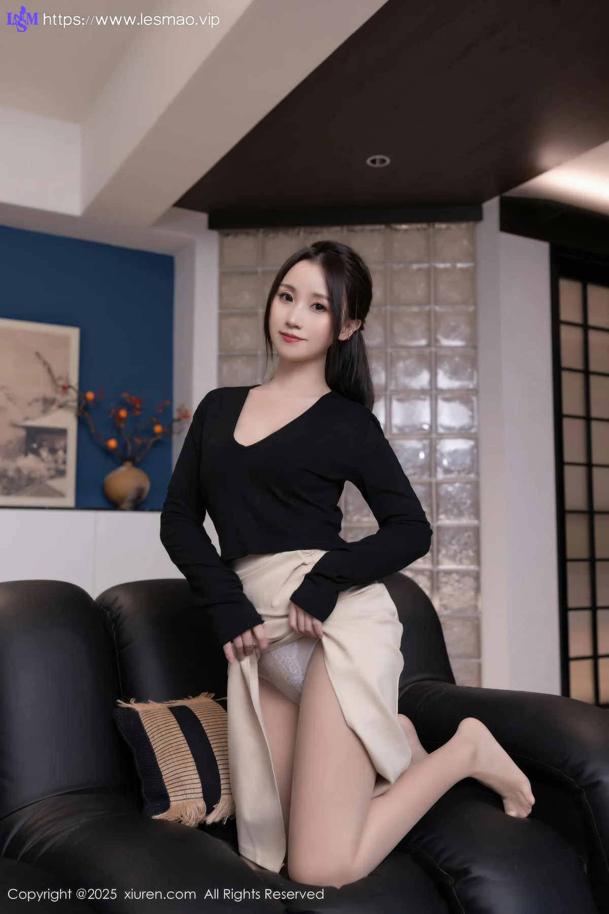 XiuRen 秀人 No.10576 杏子Yada 黑色OL服饰肉色丝袜 - 18