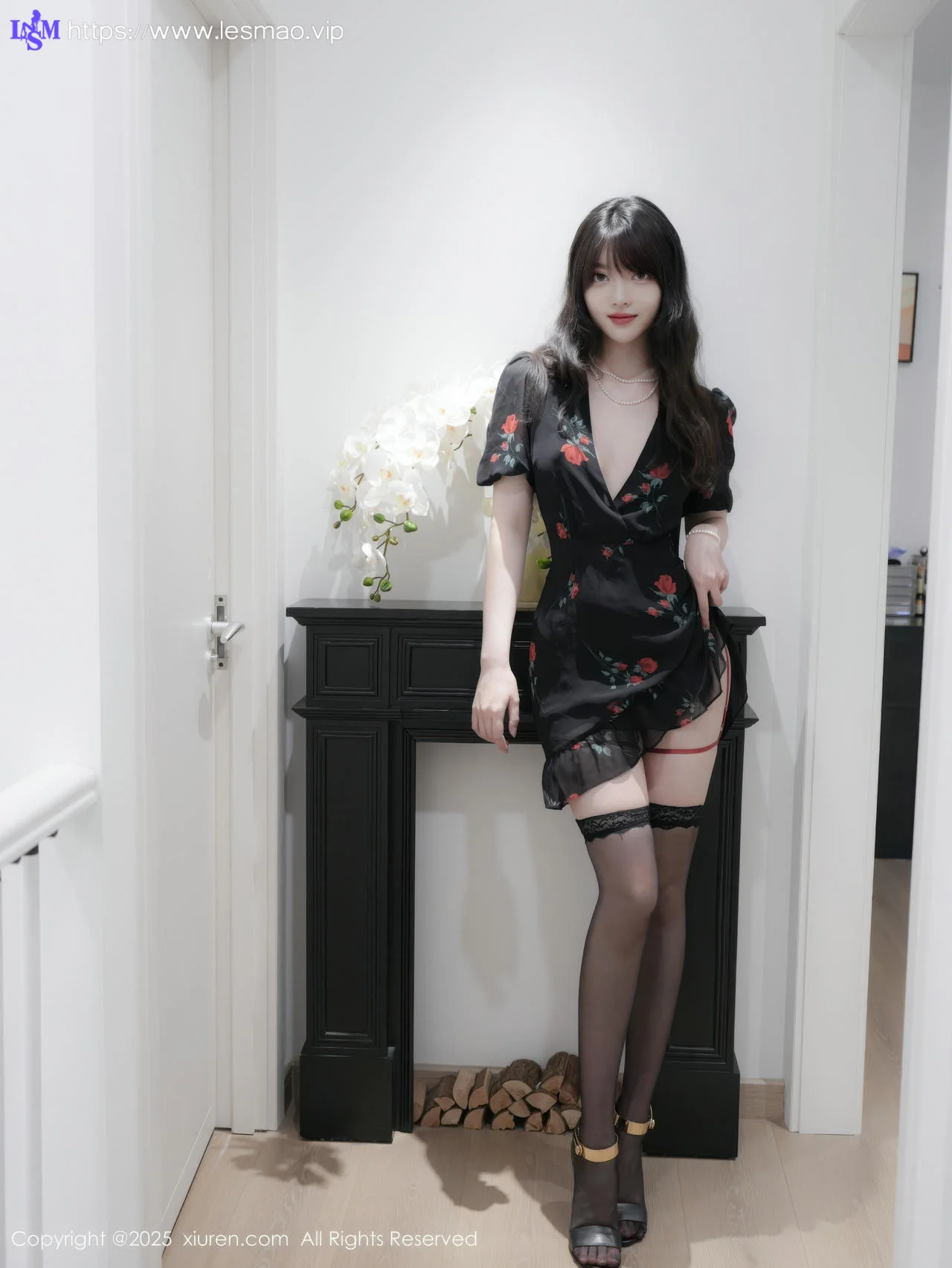 XiuRen 秀人 No.10586 白露lulu 玫瑰黑裙魅惑黑丝 - 13