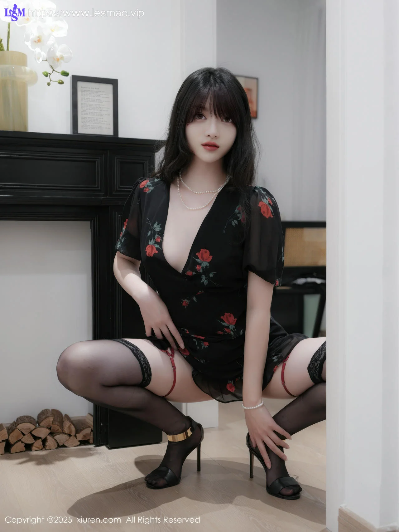 XiuRen 秀人 No.10586 白露lulu 玫瑰黑裙魅惑黑丝 - 16