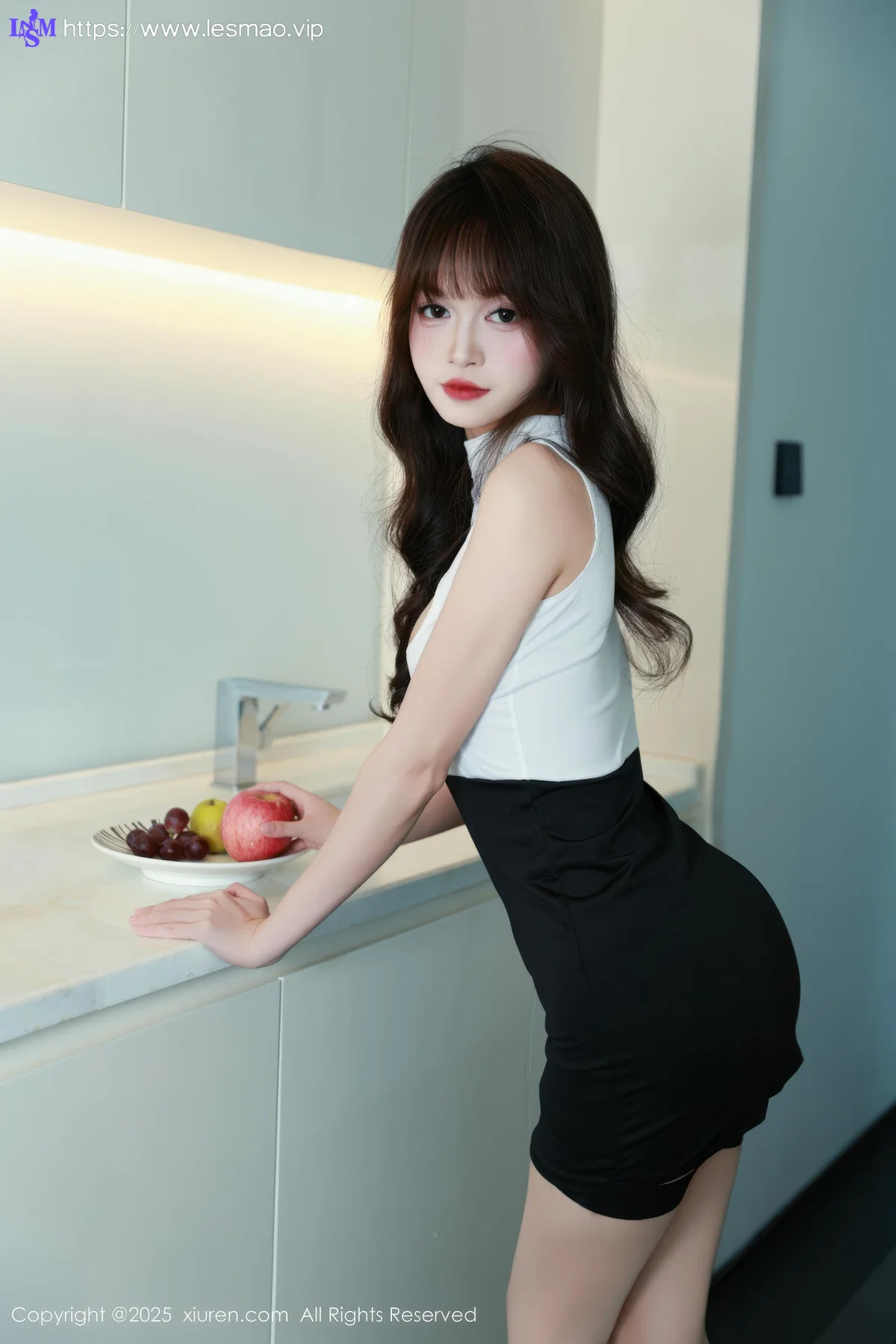 XiuRen 秀人 No.10590 糯咪 诱人肉色丝袜 - 21