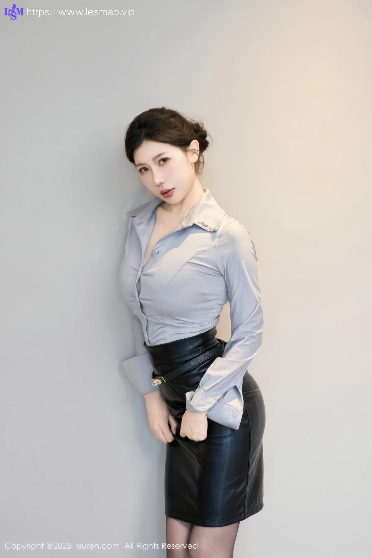 XiuRen 秀人 No.10604 尹甜甜 黑色皮裙魅惑黑丝 - 14