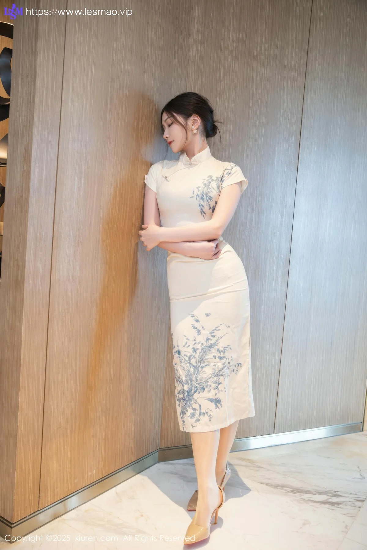 XiuRen 秀人 No.10605 刘婷婷 浅色旗袍 - 3