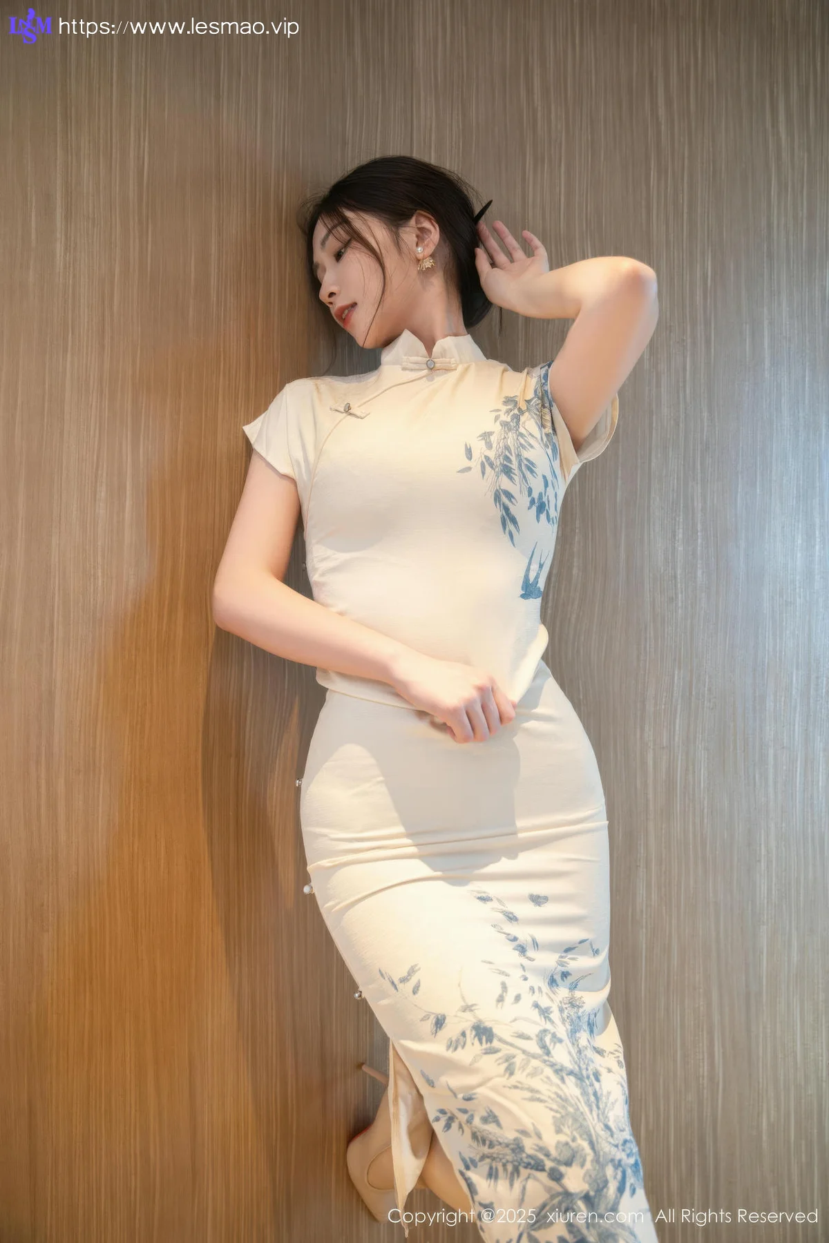 XiuRen 秀人 No.10605 刘婷婷 浅色旗袍 - 4