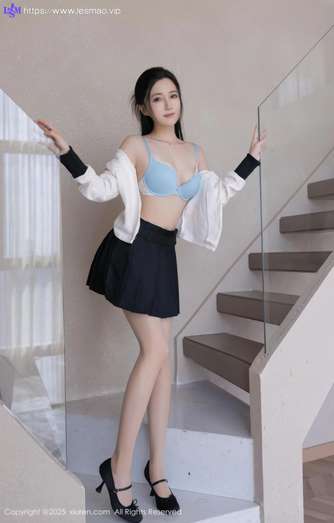XiuRen 秀人 No.10615 鱼子酱Fish  黑色短裙肉色丝袜 - 23