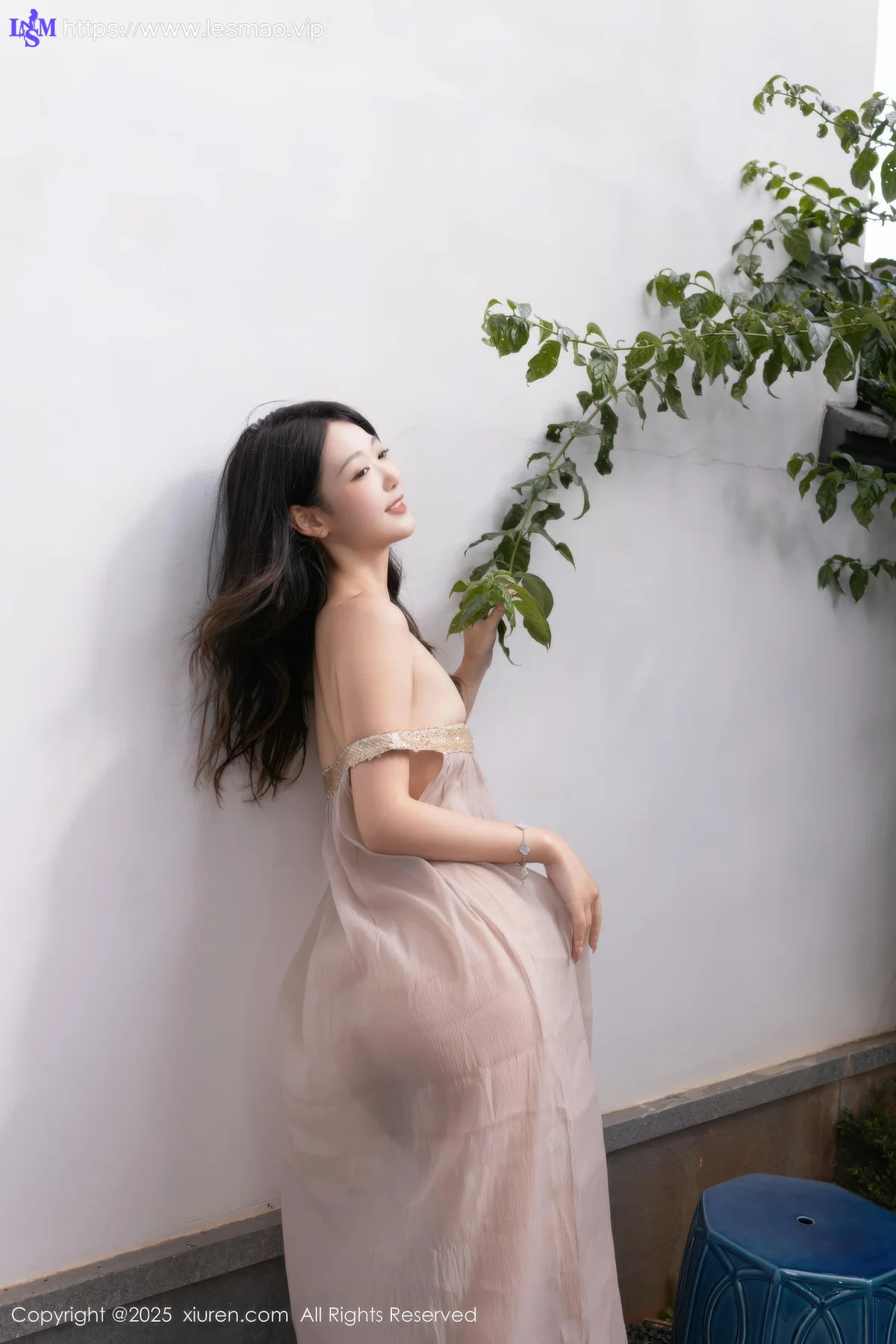 XiuRen 秀人 No.10619 唐安琪 浅色薄纱诱人肉色丝袜 - 13