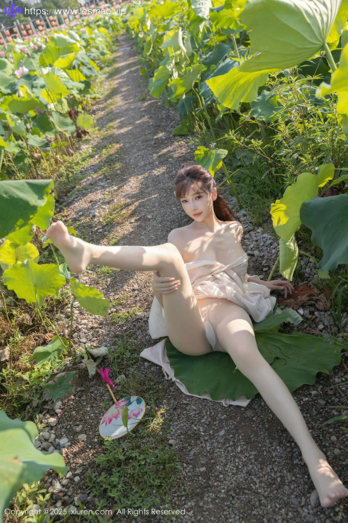 XiuRen 秀人 No.10630 陆萱萱 古风浅色薄纱肉色丝袜 - 24