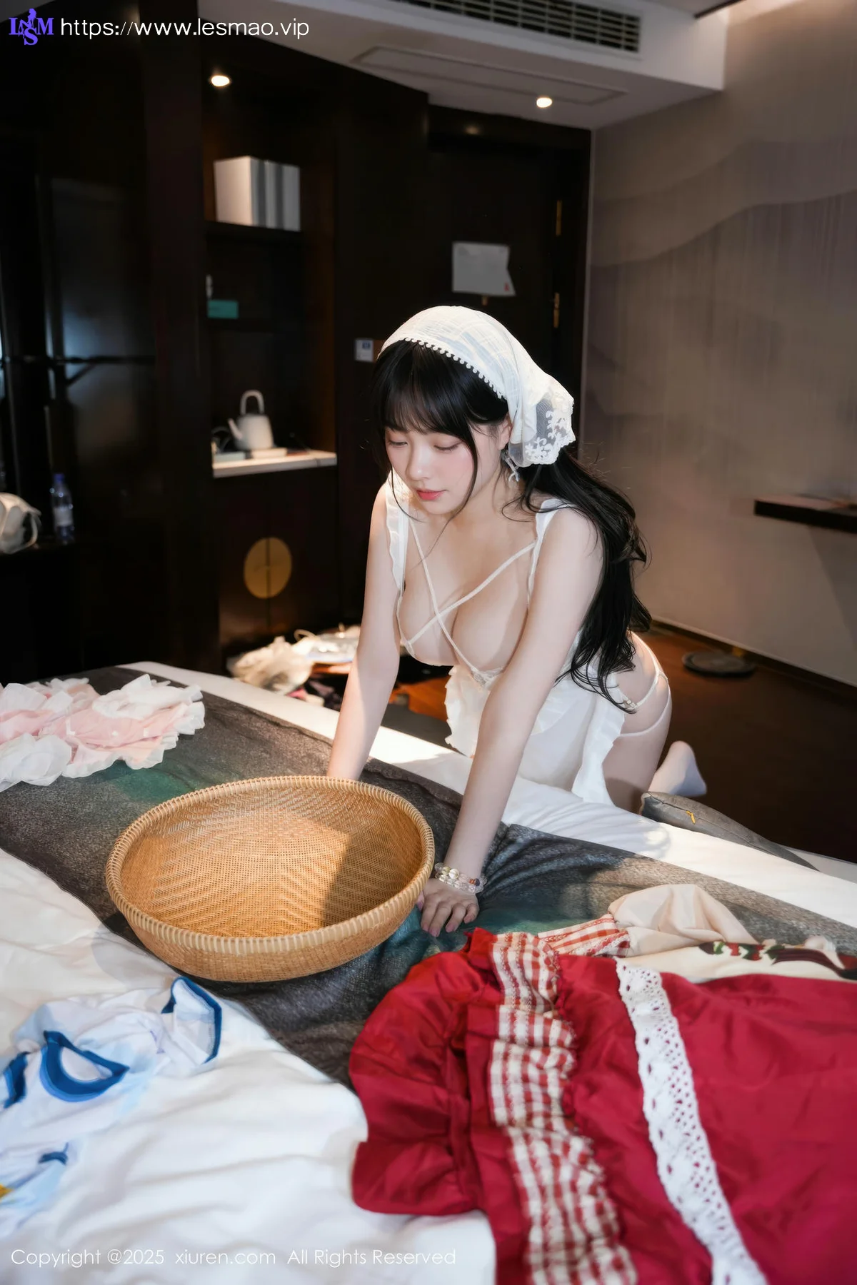 XiuRen 秀人 No.10631 软情 白色女仆装扮 - 28