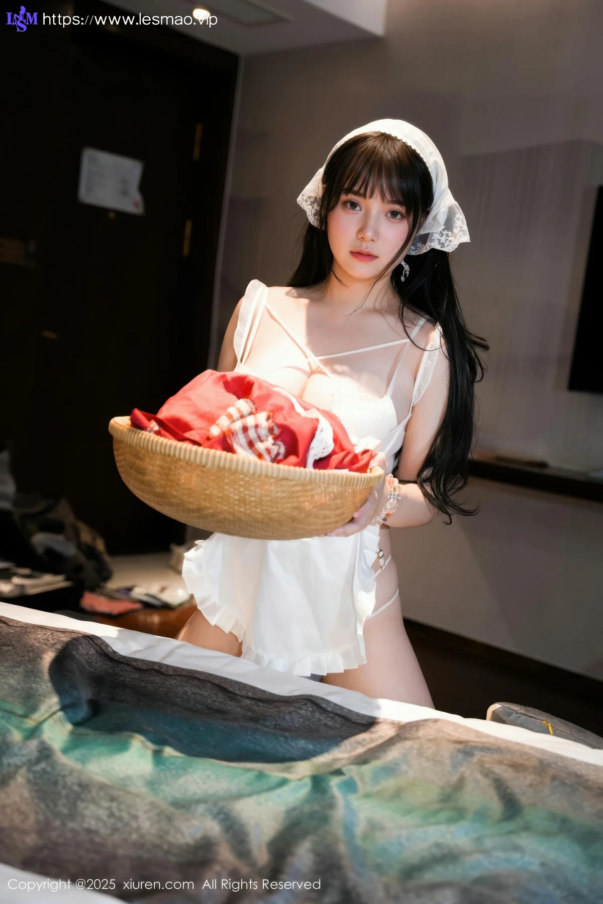 XiuRen 秀人 No.10631 软情 白色女仆装扮 - 34