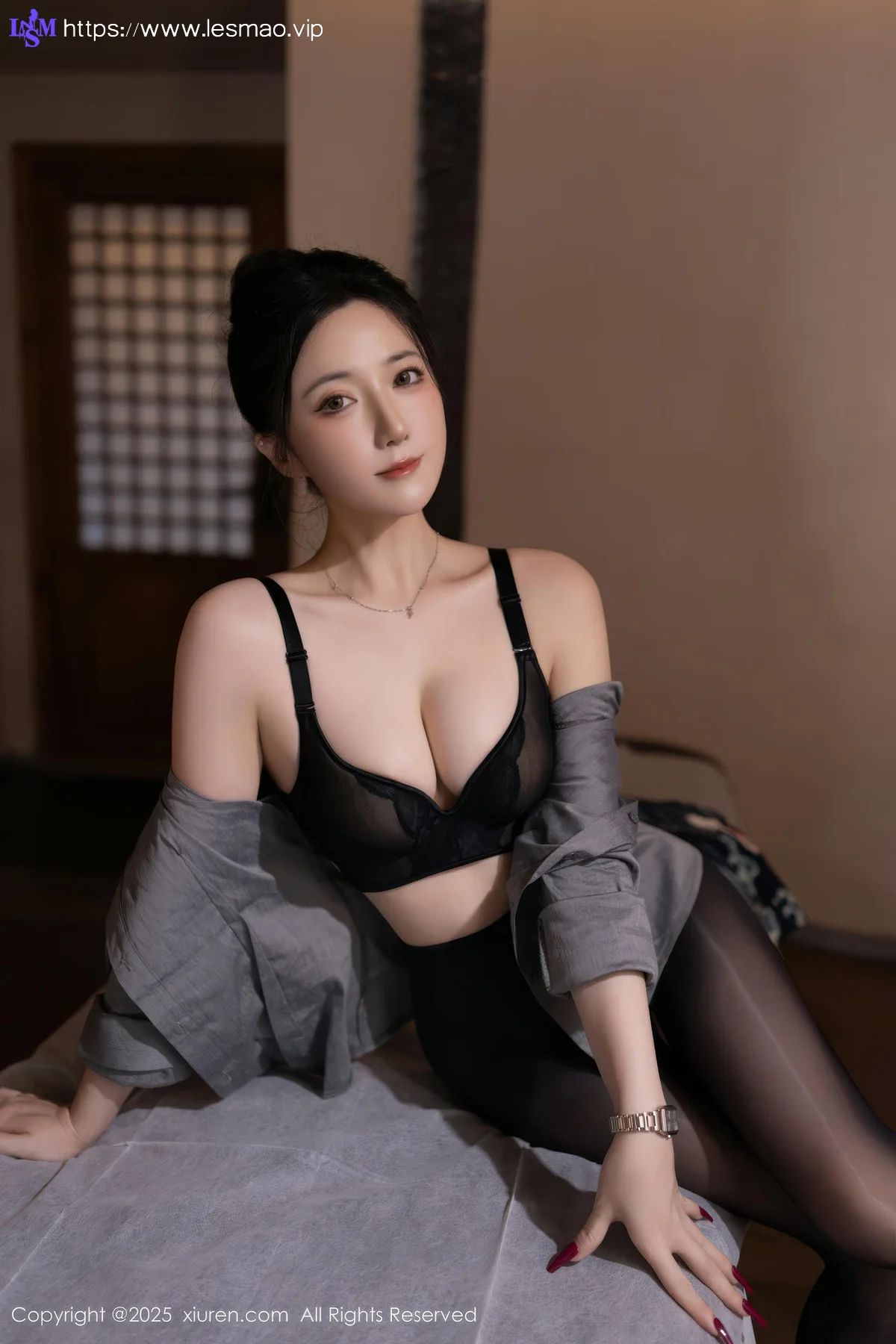 XiuRen 秀人 No.10635 鱼子酱Fish 灰色衬衫魅惑黑丝 - 32