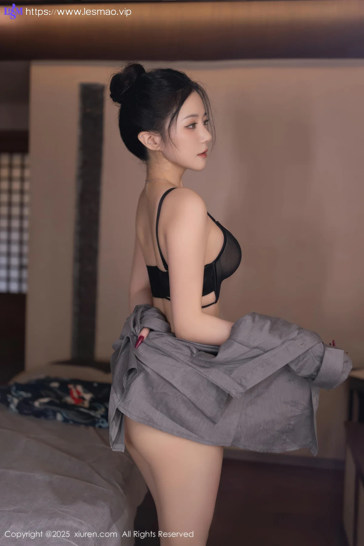 XiuRen 秀人 No.10635 鱼子酱Fish 灰色衬衫魅惑黑丝 - 46