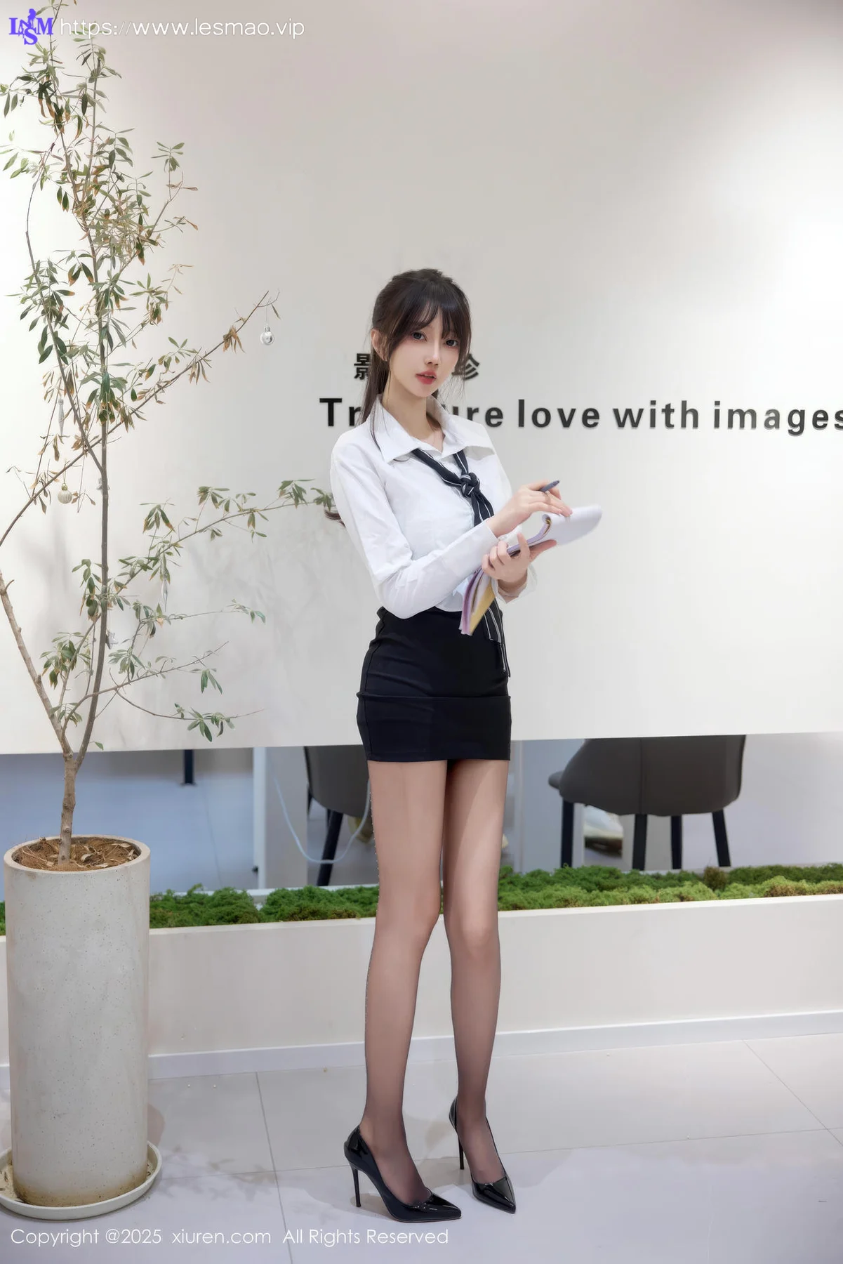 XiuRen 秀人 No.10636 玥儿玥er 性感OL服饰 - 18