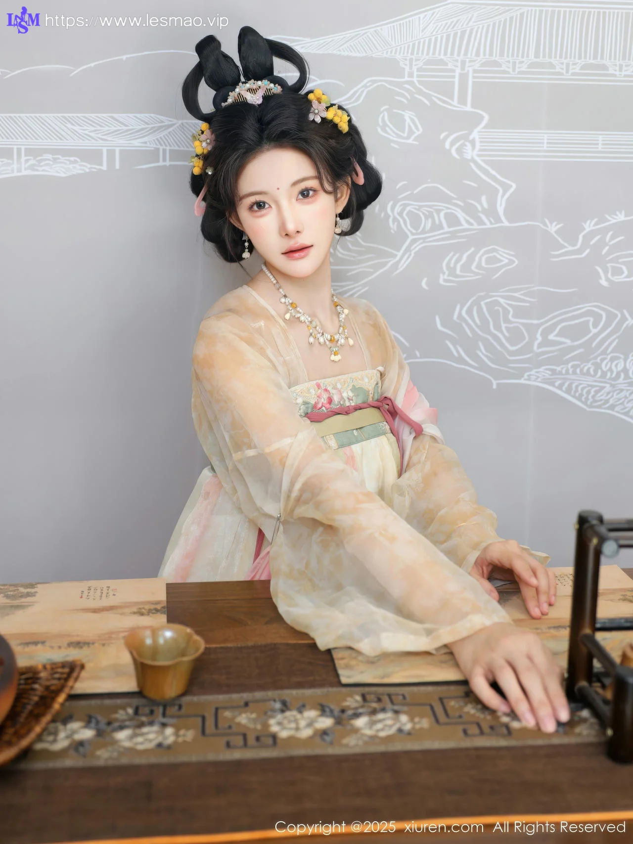 XiuRen 秀人 No.10645 梨霜儿 浅色古装服饰拍摄 - 7