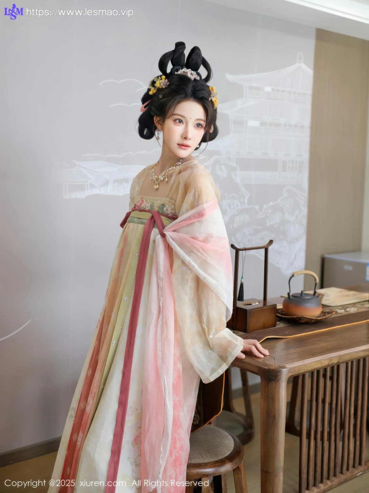 XiuRen 秀人 No.10645 梨霜儿 浅色古装服饰拍摄 - 13
