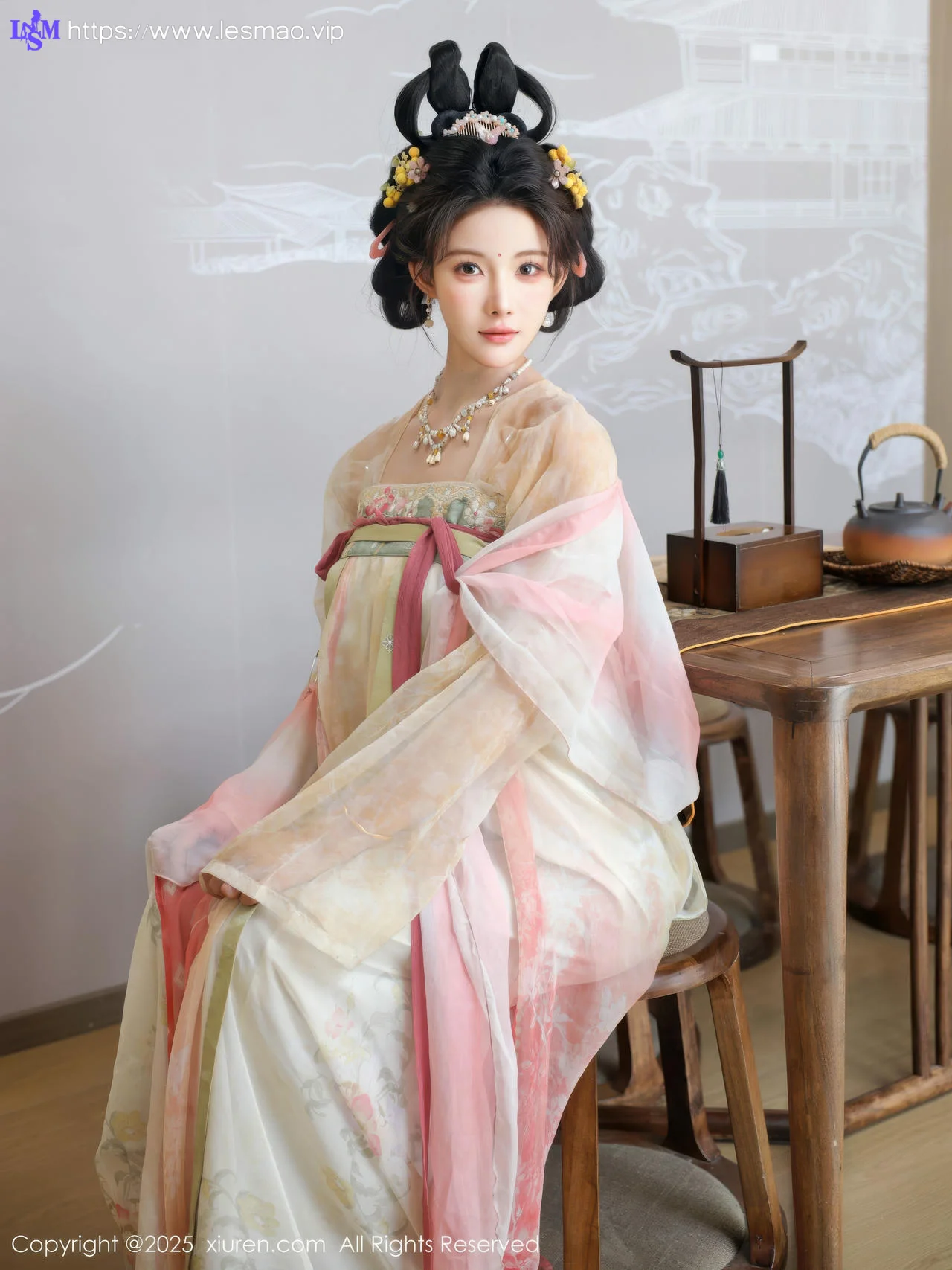 XiuRen 秀人 No.10645 梨霜儿 浅色古装服饰拍摄 - 14