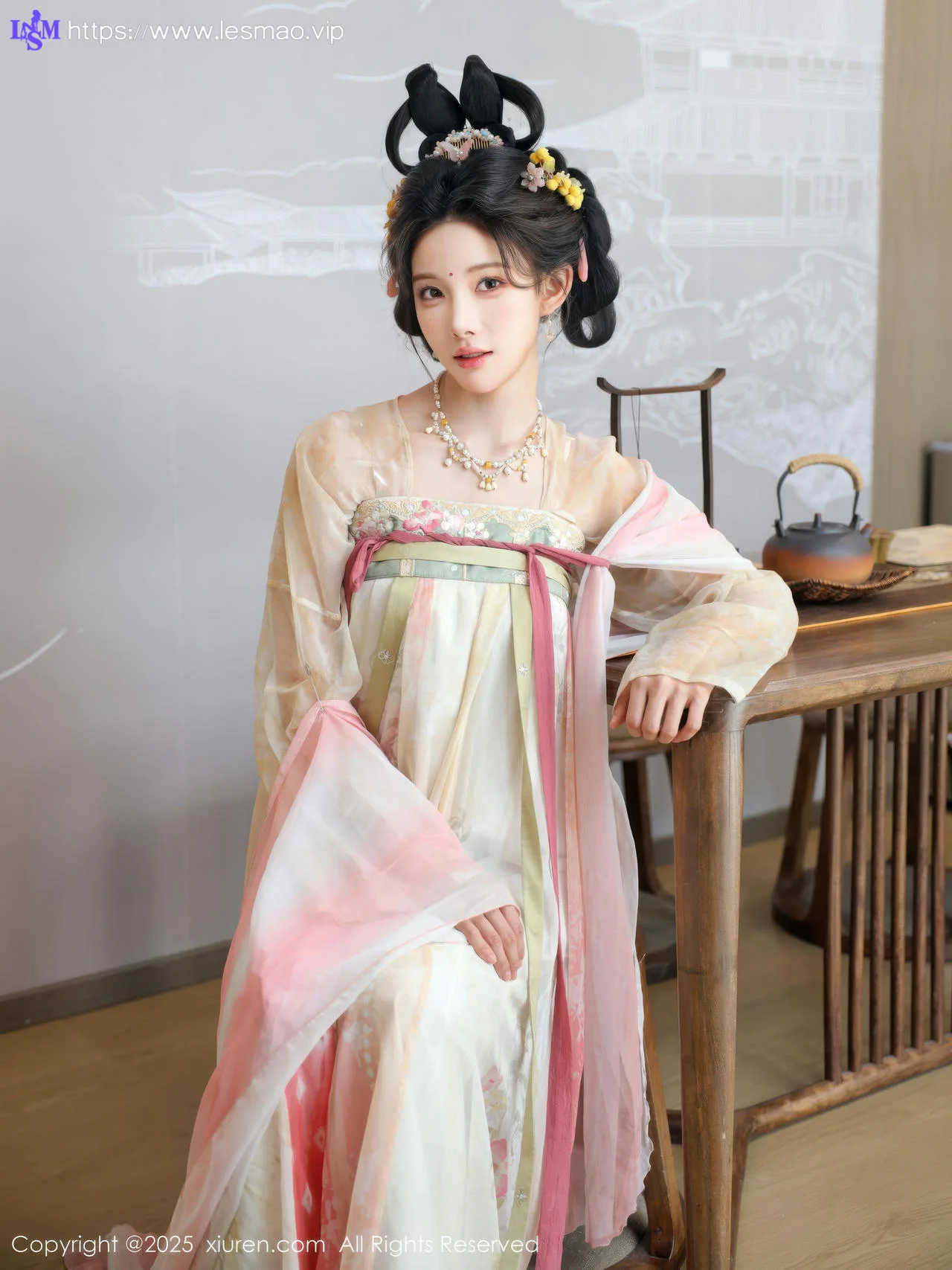 XiuRen 秀人 No.10645 梨霜儿 浅色古装服饰拍摄 - 15