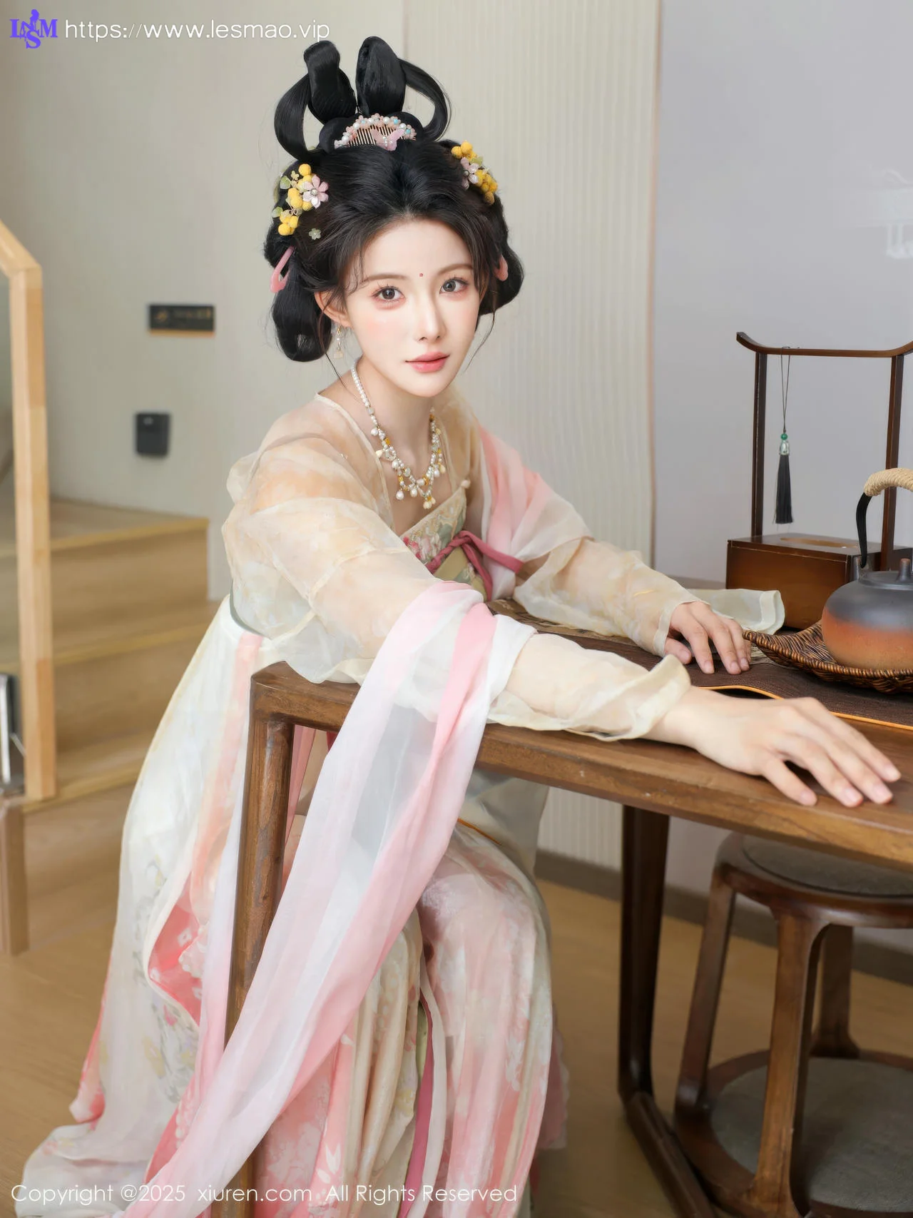 XiuRen 秀人 No.10645 梨霜儿 浅色古装服饰拍摄 - 19