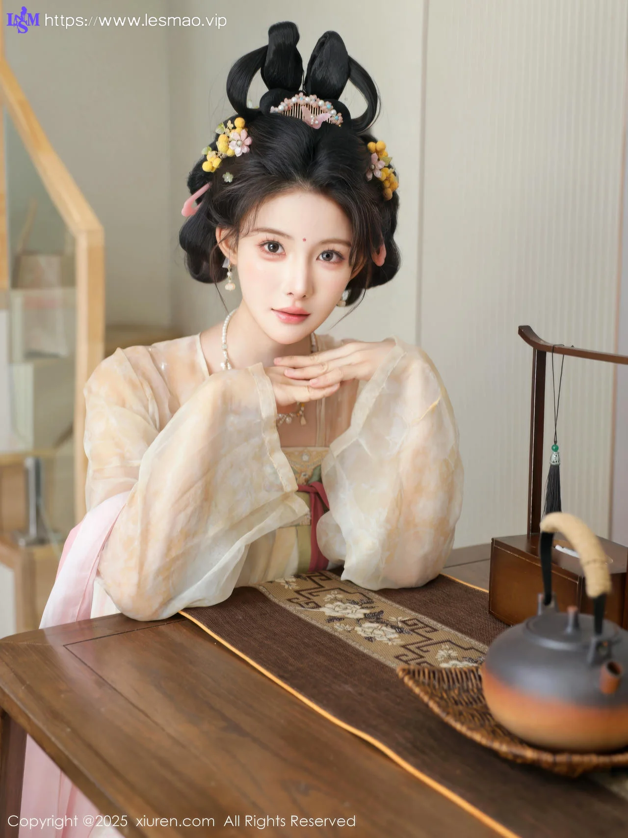 XiuRen 秀人 No.10645 梨霜儿 浅色古装服饰拍摄 - 20