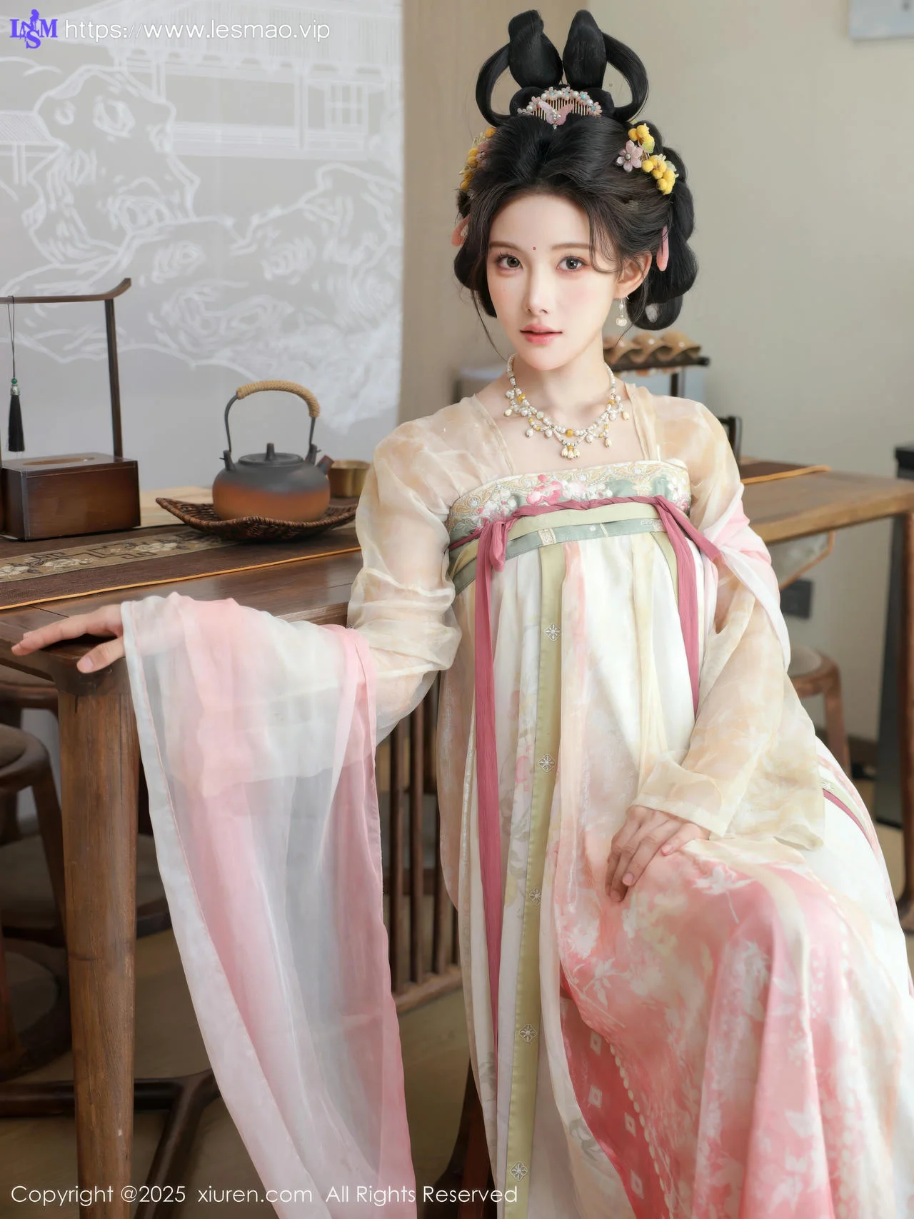 XiuRen 秀人 No.10645 梨霜儿 浅色古装服饰拍摄 - 26