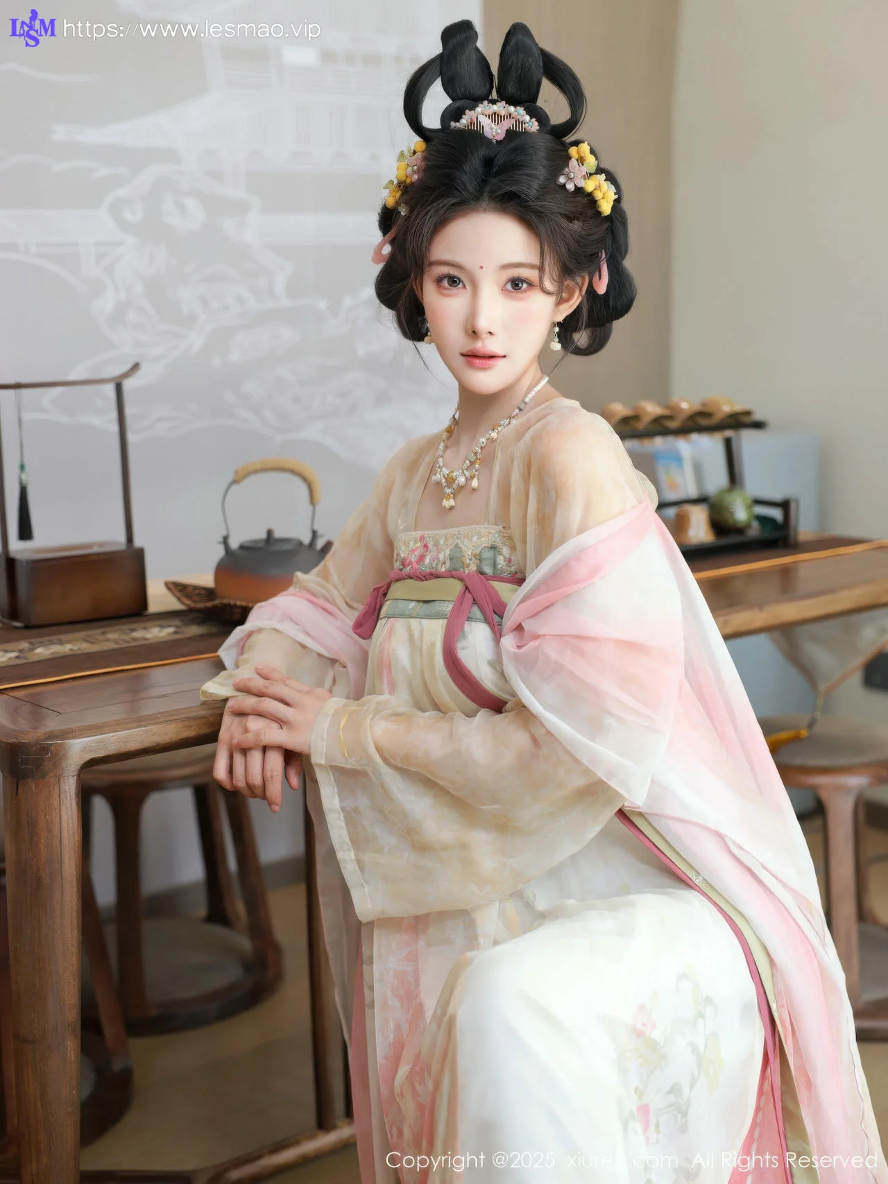 XiuRen 秀人 No.10645 梨霜儿 浅色古装服饰拍摄 - 27