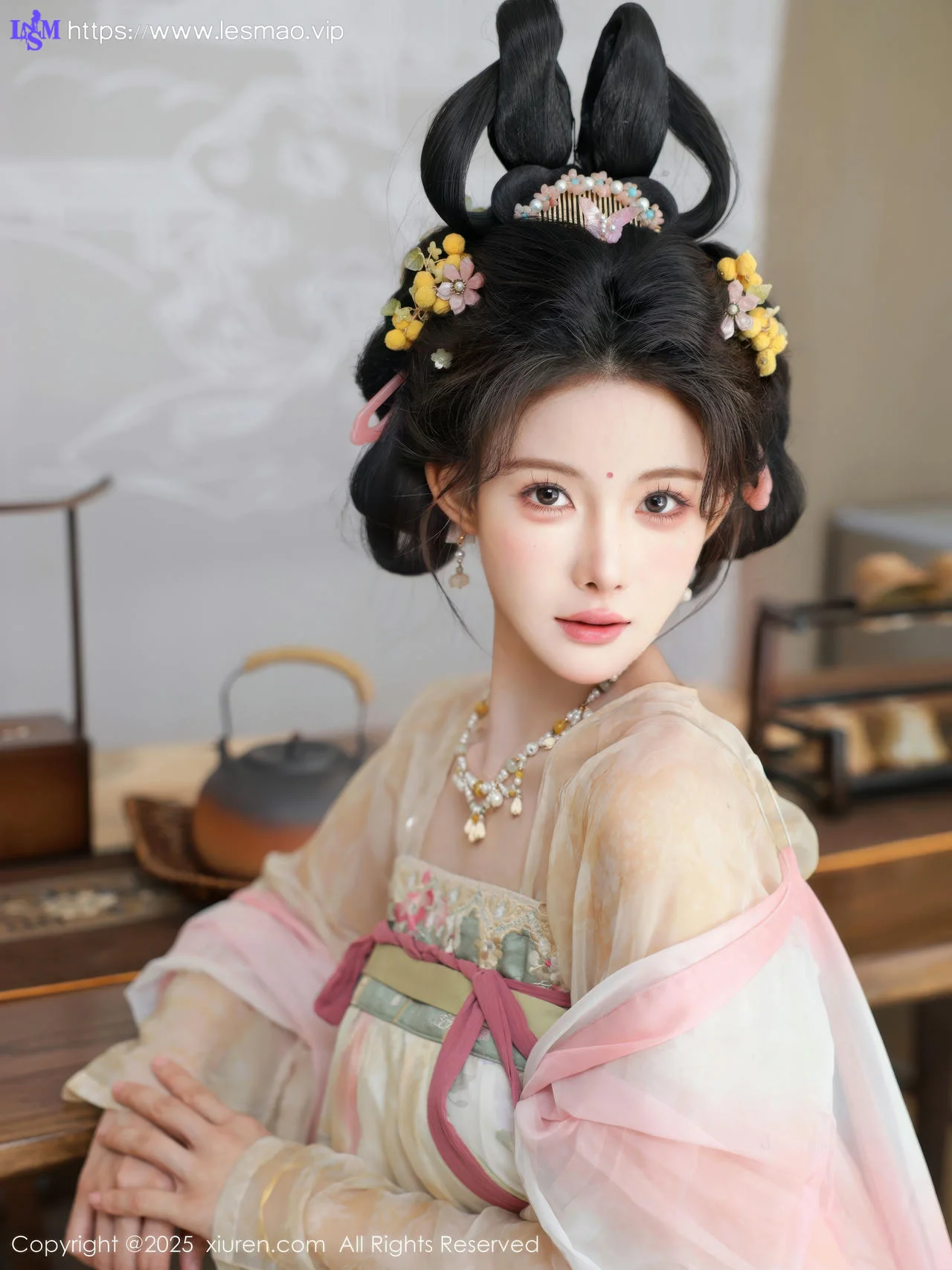 XiuRen 秀人 No.10645 梨霜儿 浅色古装服饰拍摄 - 29