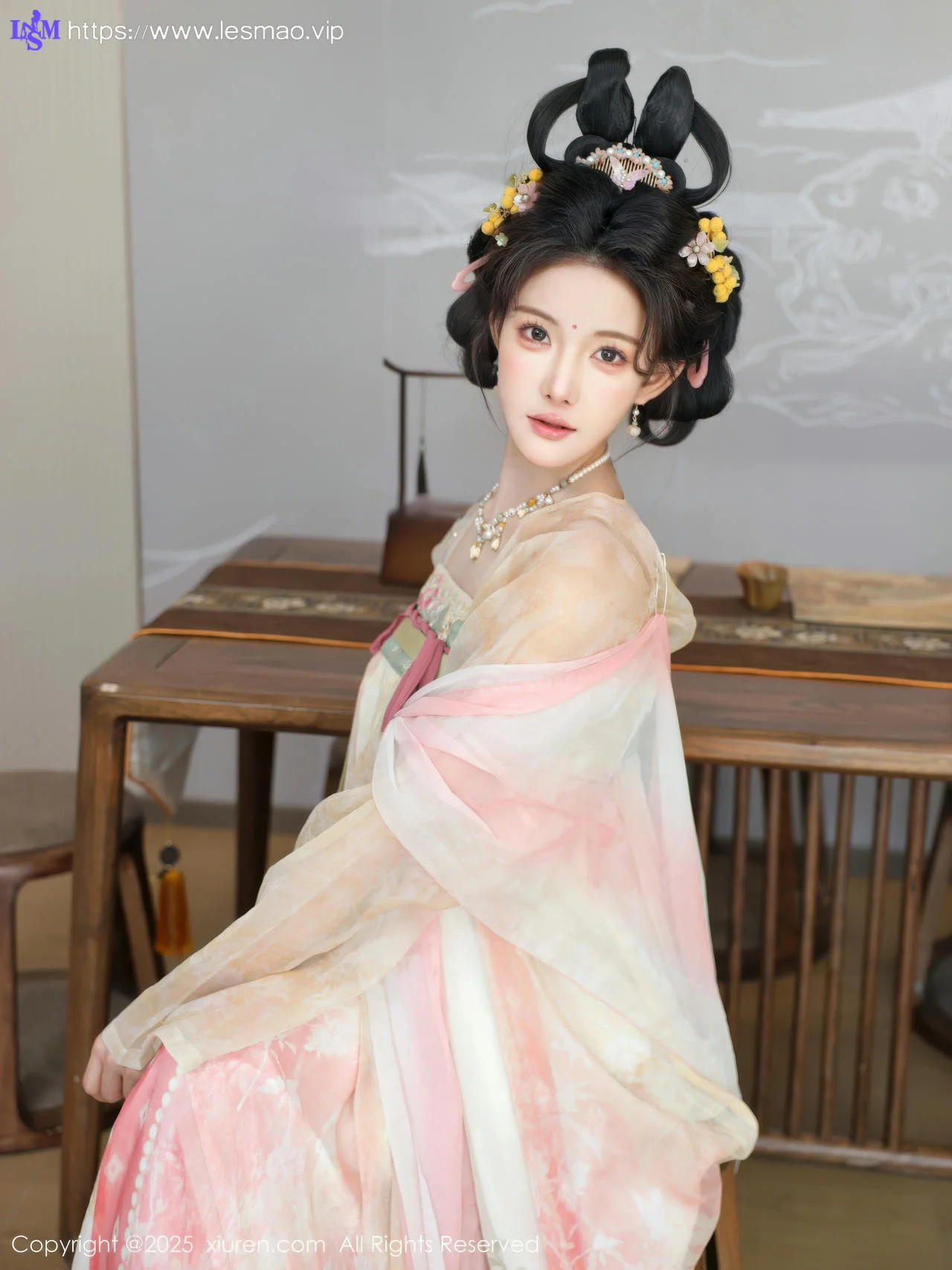 XiuRen 秀人 No.10645 梨霜儿 浅色古装服饰拍摄 - 30