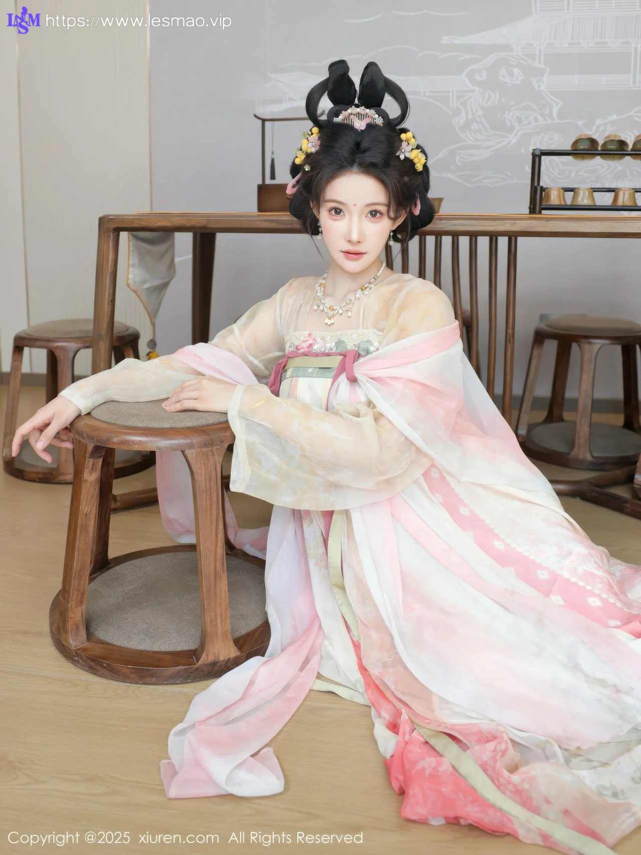 XiuRen 秀人 No.10645 梨霜儿 浅色古装服饰拍摄 - 34