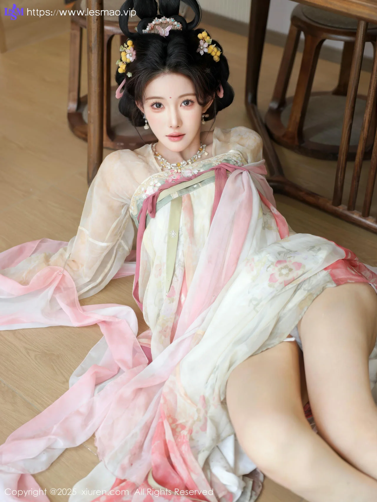 XiuRen 秀人 No.10645 梨霜儿 浅色古装服饰拍摄 - 45