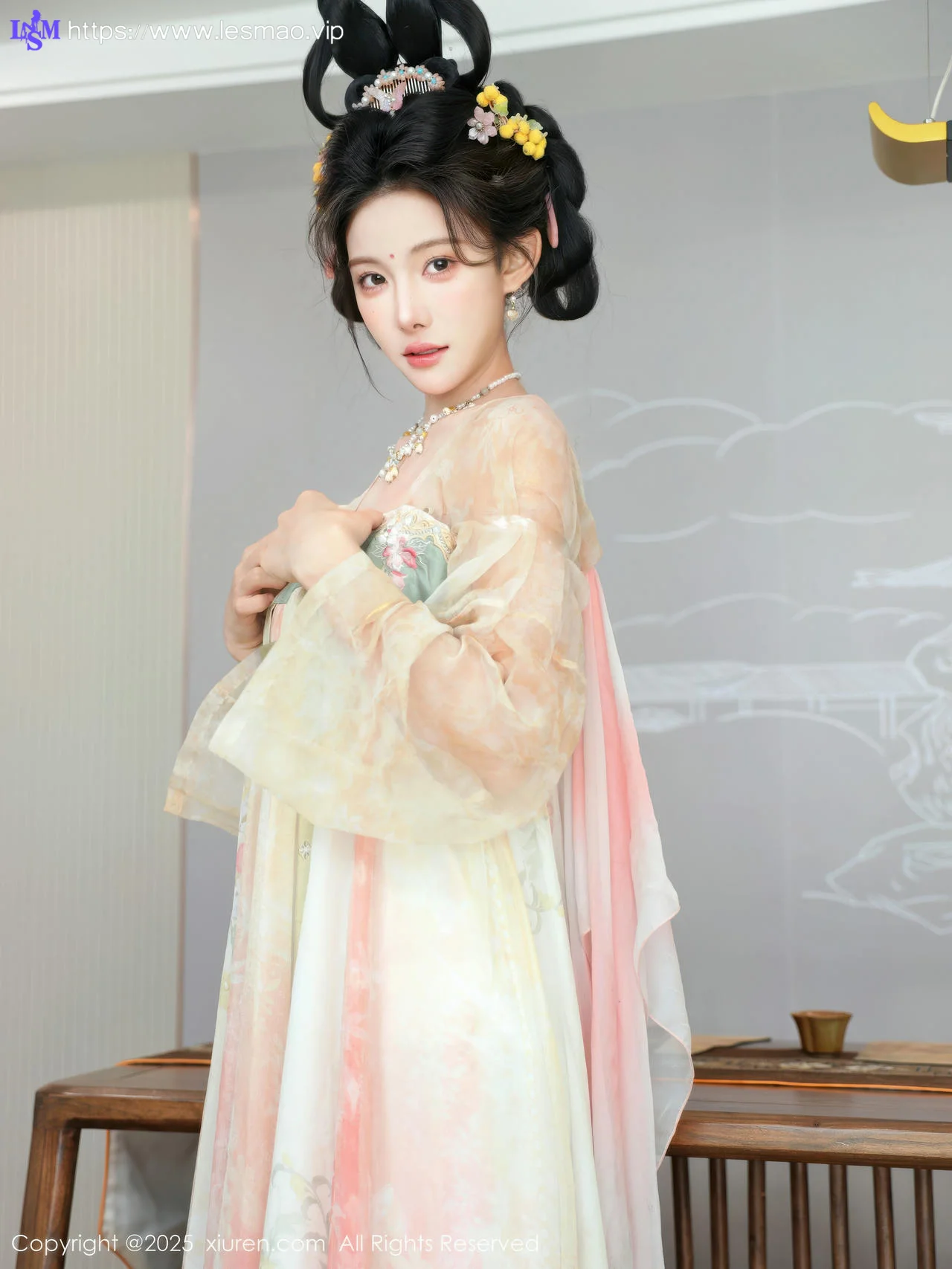XiuRen 秀人 No.10645 梨霜儿 浅色古装服饰拍摄 - 64