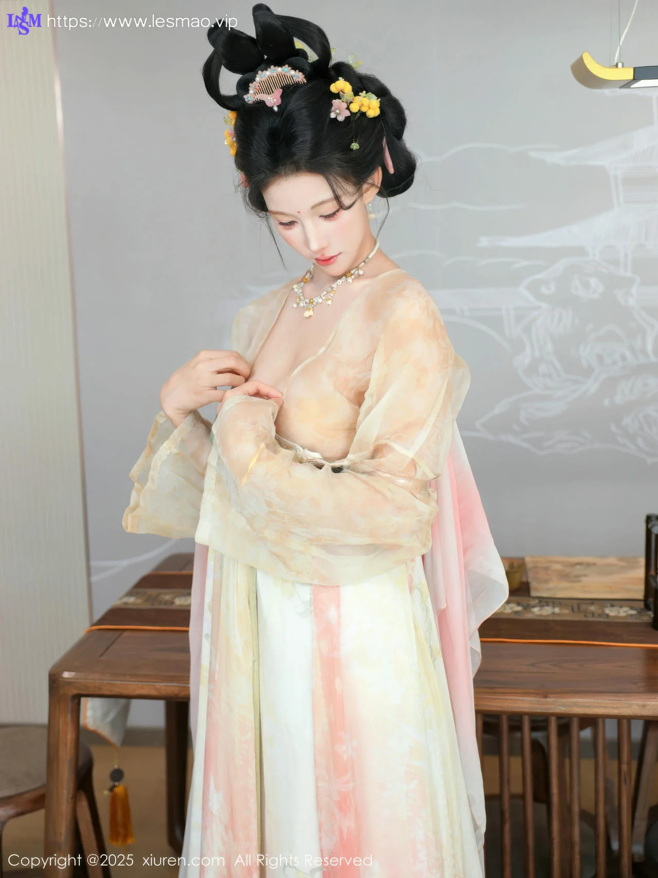 XiuRen 秀人 No.10645 梨霜儿 浅色古装服饰拍摄 - 66