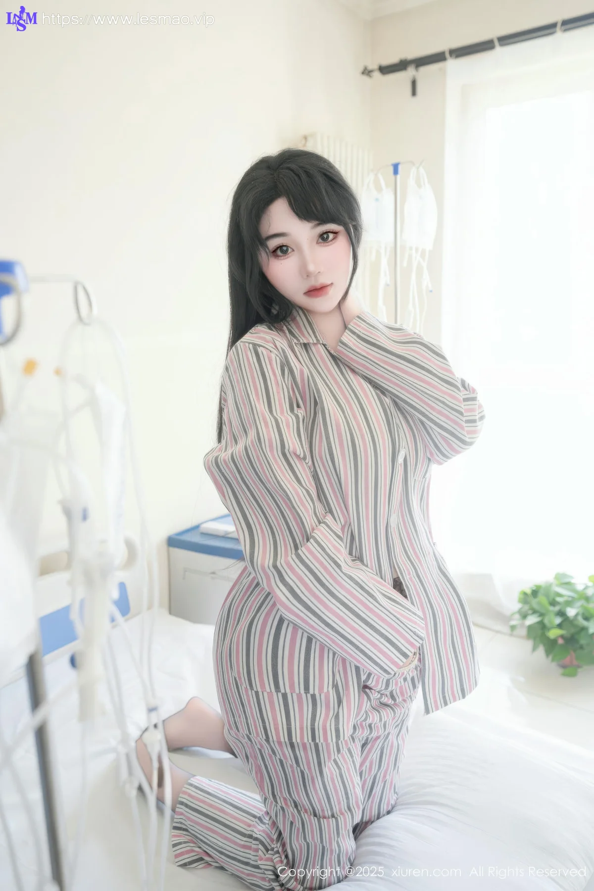 XiuRen 秀人 No.10648 汐汐爱吃草莓 安定医院里的小躁动 - 11